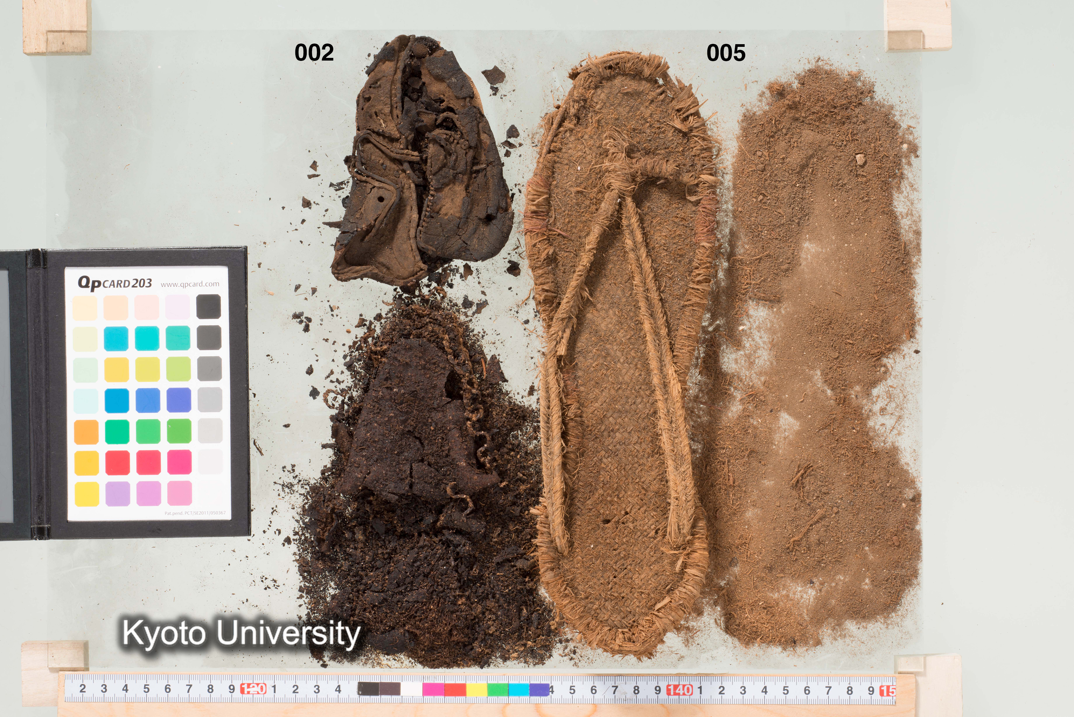 11-001_Textiles005+Leather Objects002_p143+145 (2)