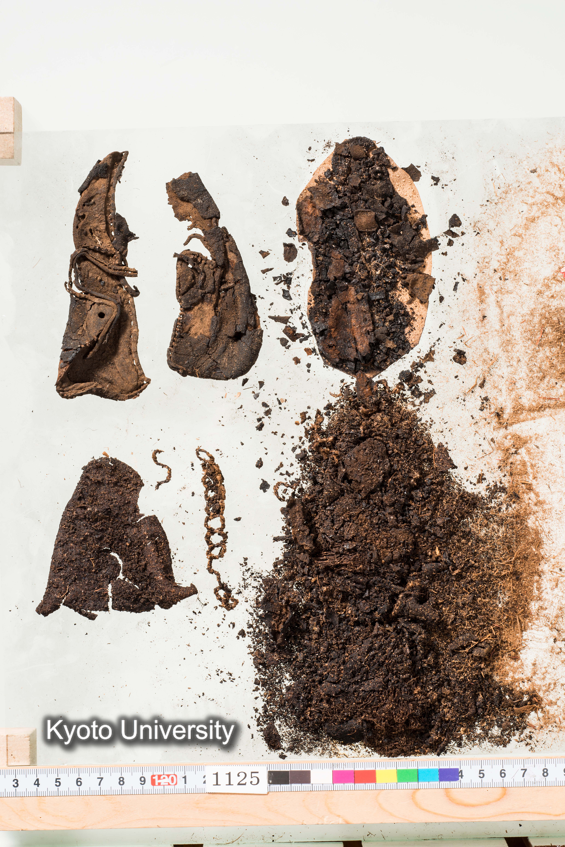 11-027_Leather Objects002_p145 (1)