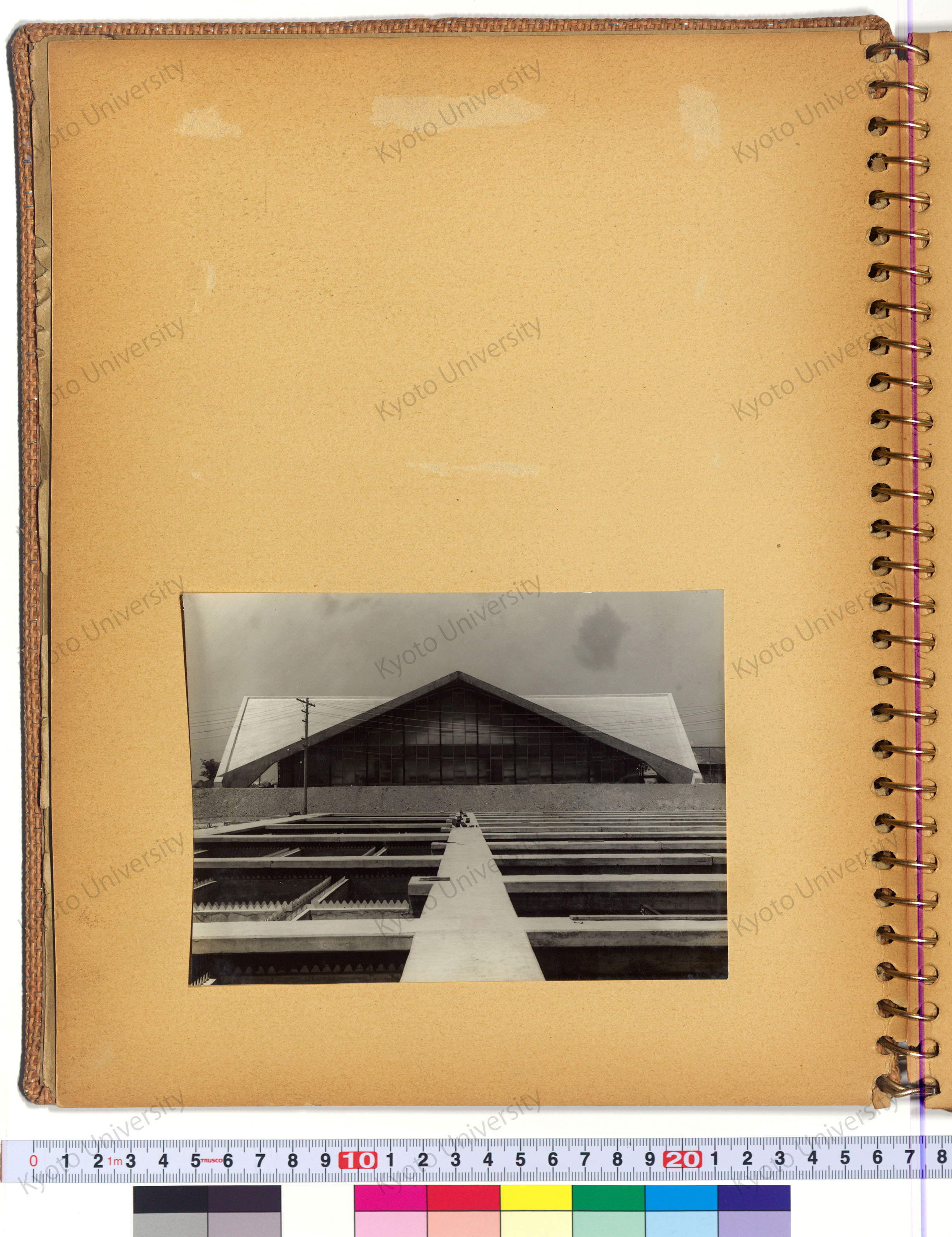 ［京都市鳥羽処理場 ポンプ場 管理棟］ (1)