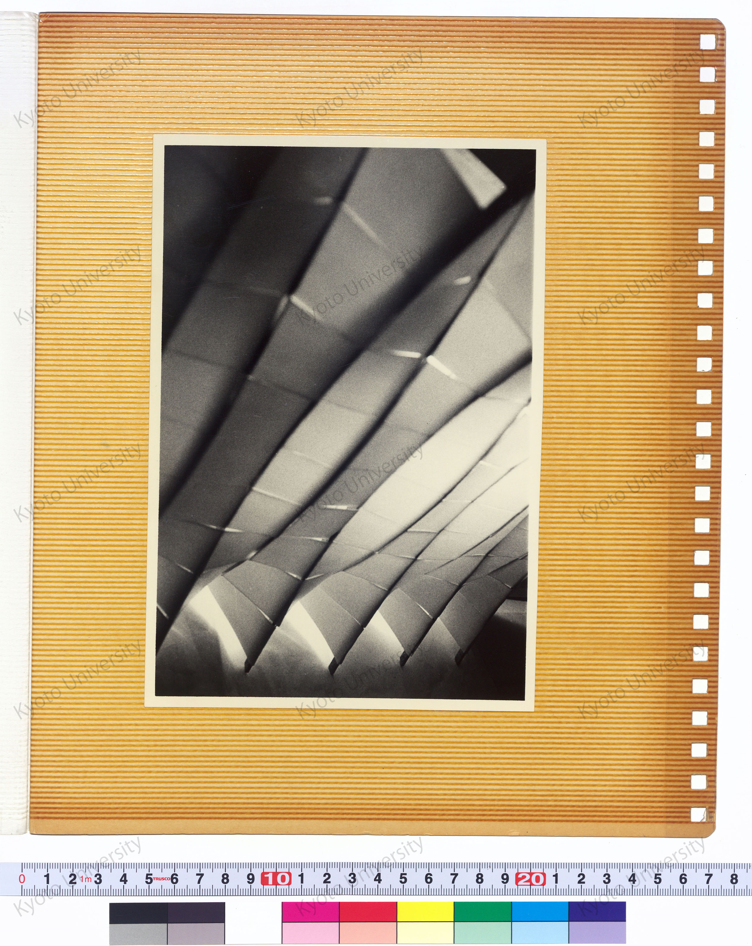 集会室 模型（1:50）──屋根・天井 粘土模型（1:100） (5)