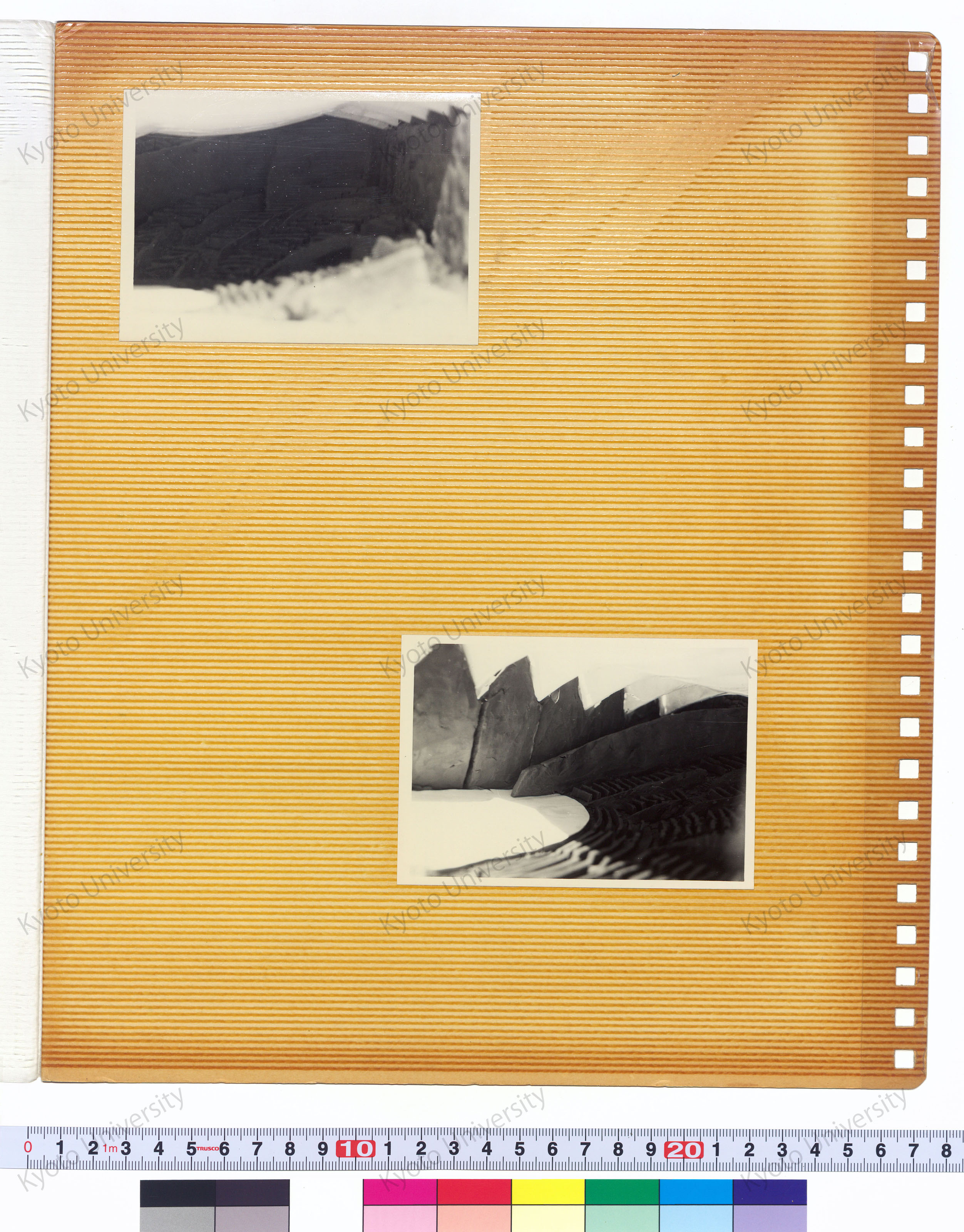 集会室 模型（1:50）──屋根・天井 粘土模型（1:100） (9)