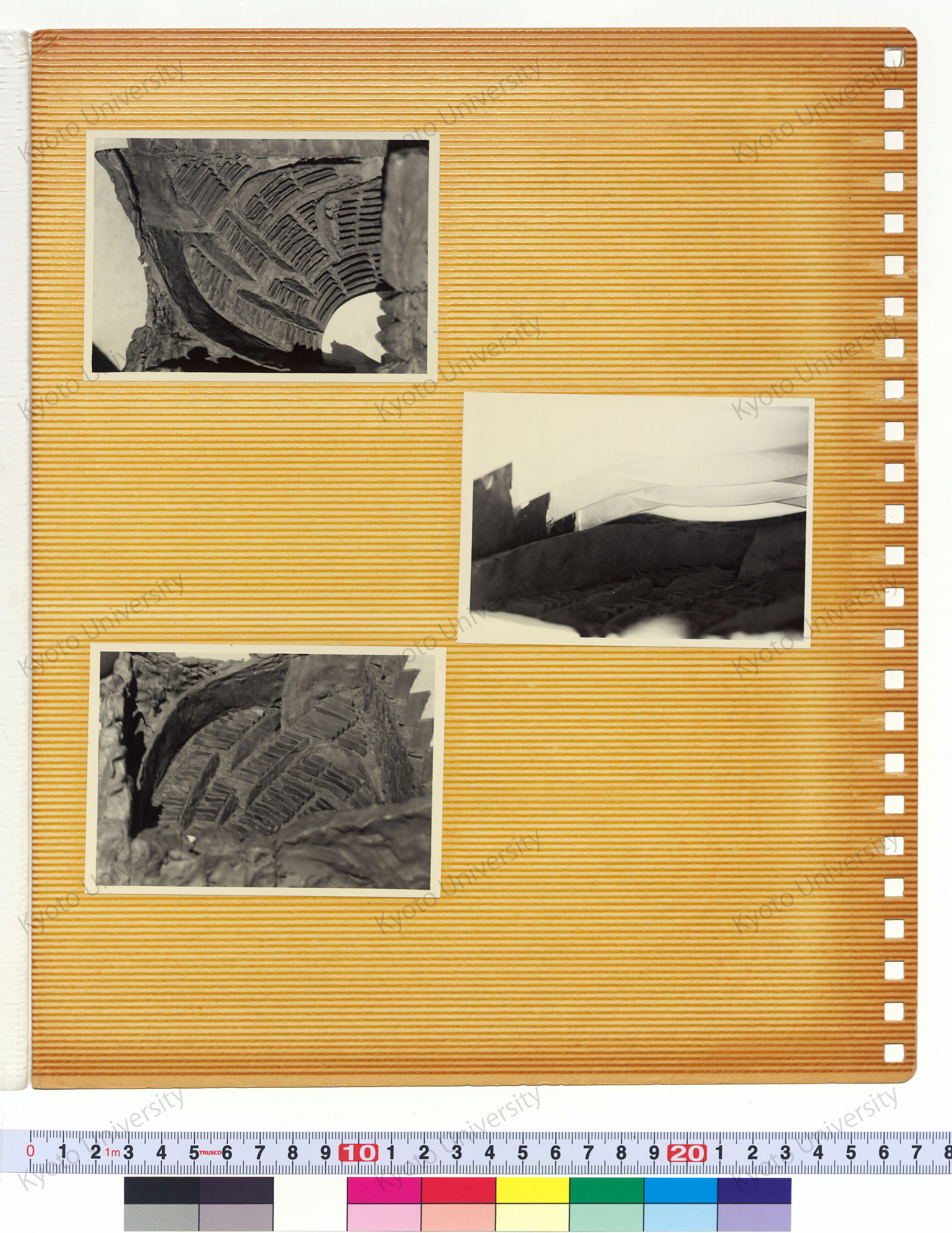 集会室 模型（1:50）──屋根・天井 粘土模型（1:100） (10)