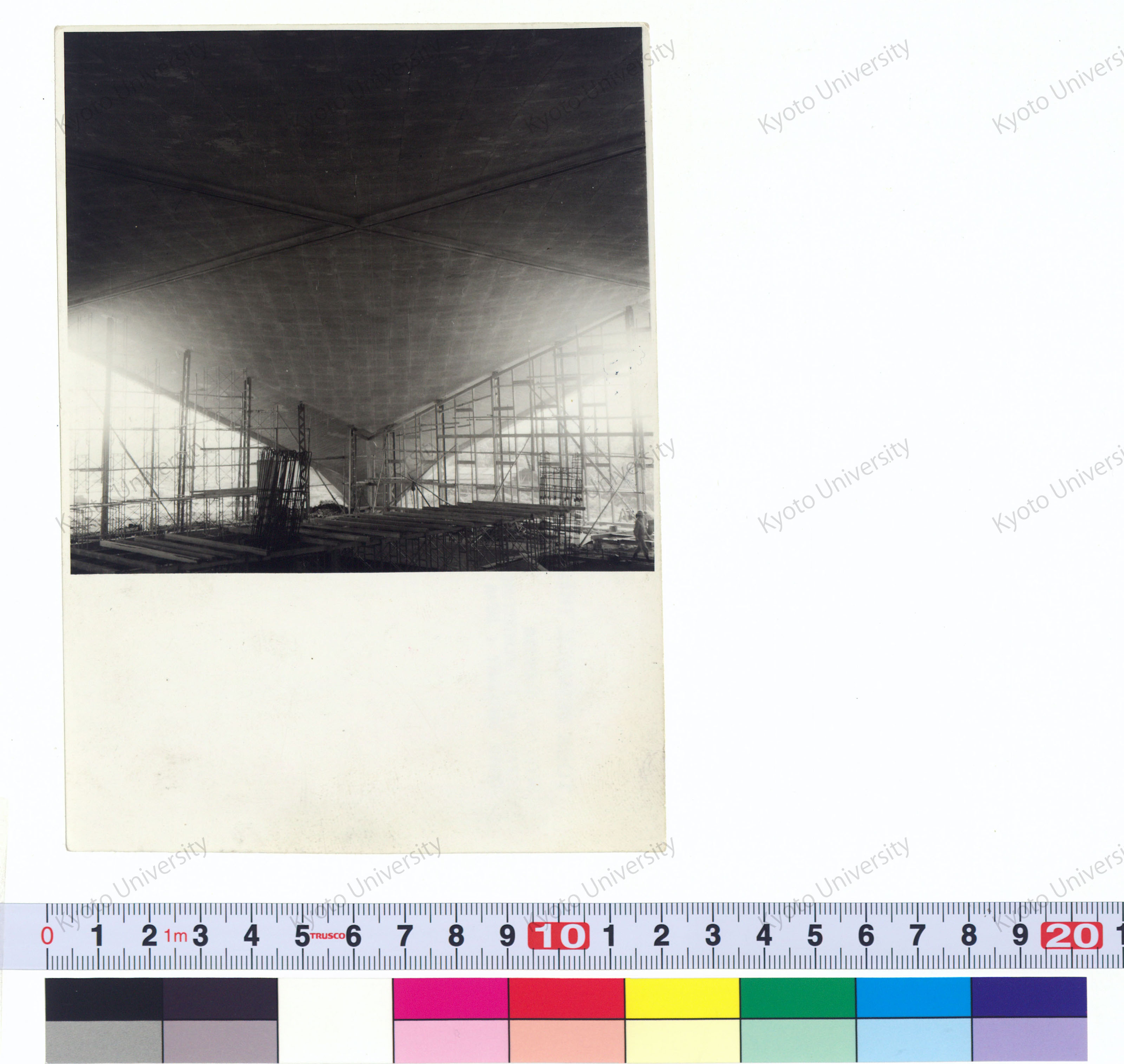［京都市鳥羽処理場 ポンプ場 管理棟］ (2)