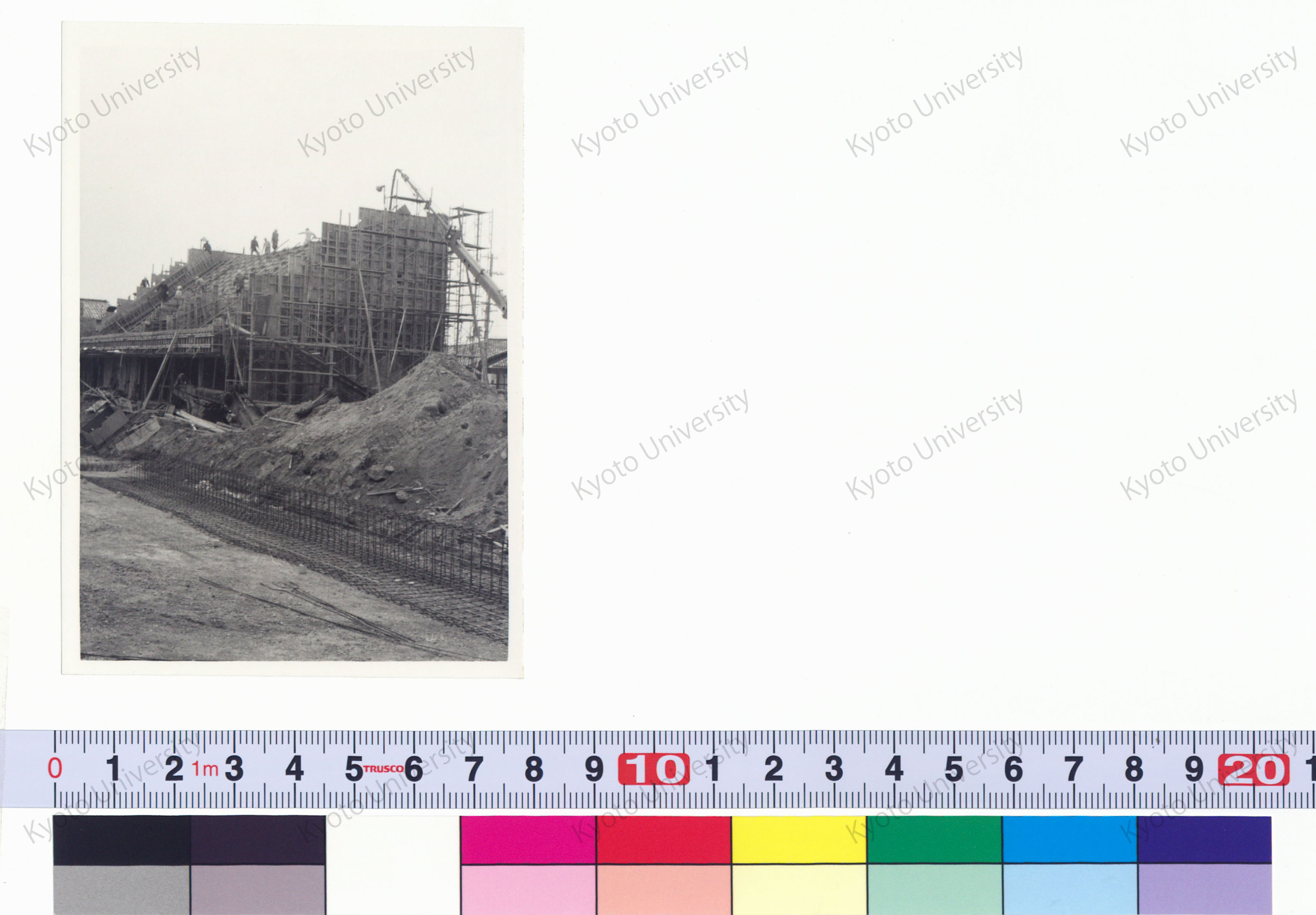 ［京都大学総合体育館］ (2)