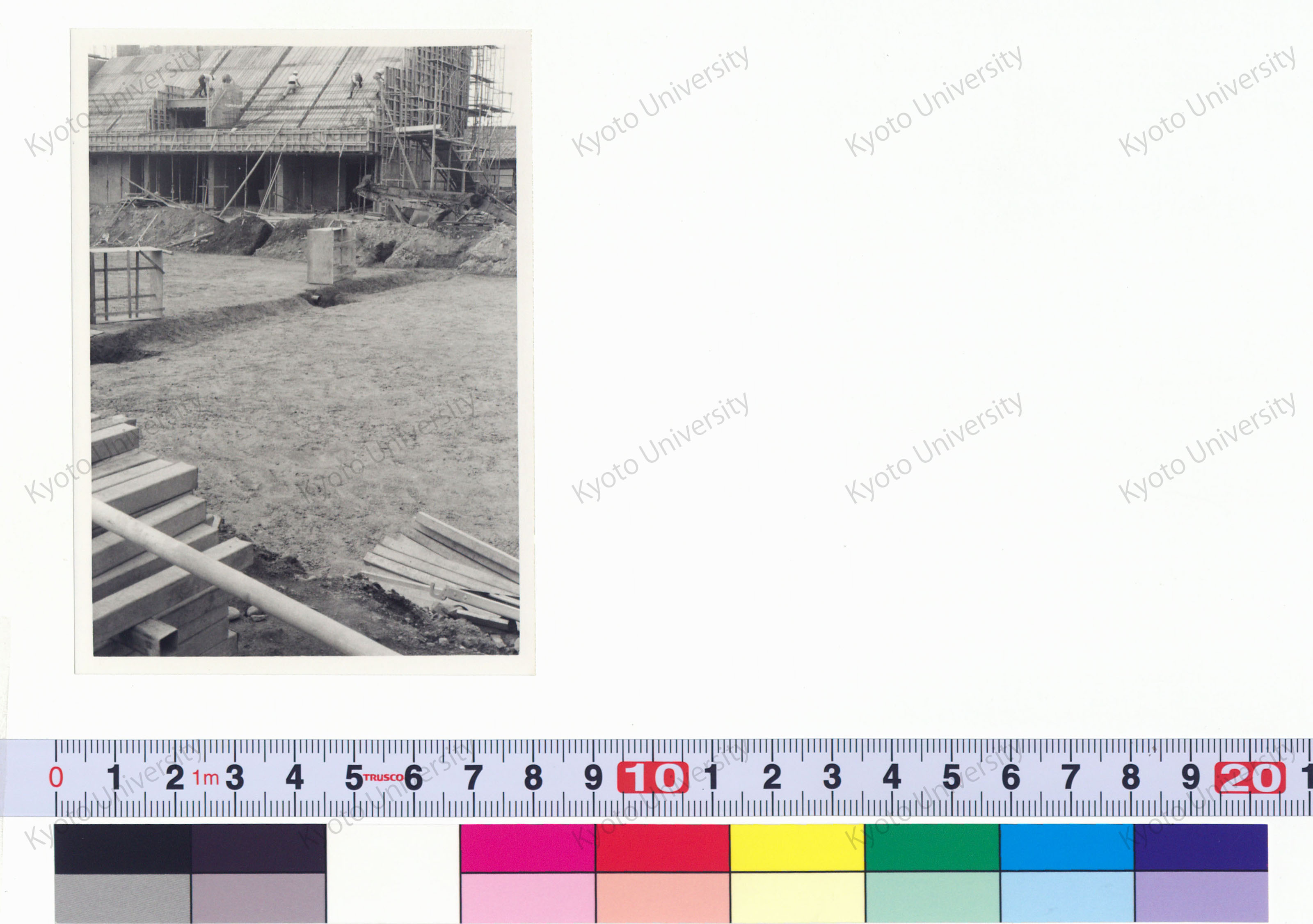 ［京都大学総合体育館］ (3)