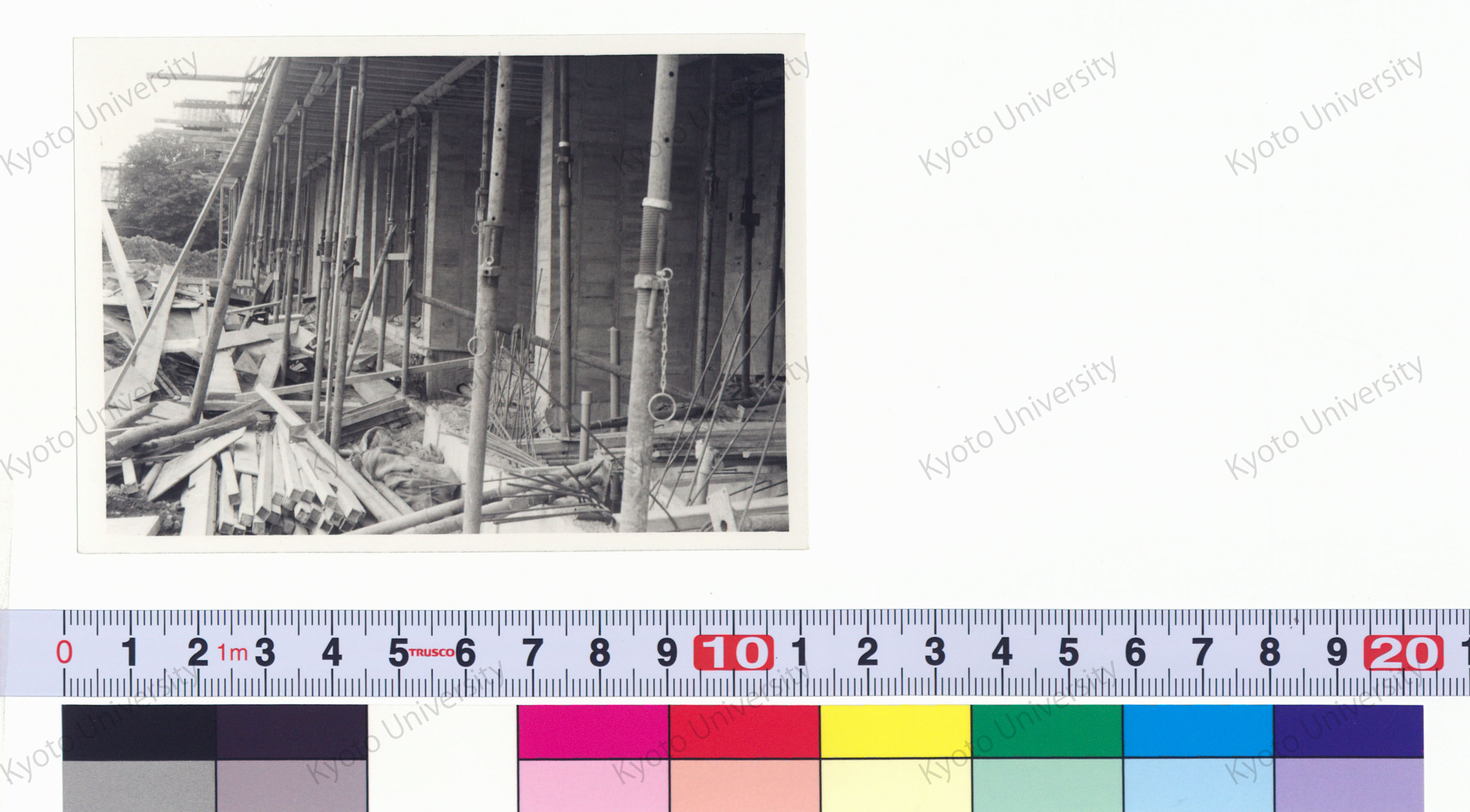 ［京都大学総合体育館］ (4)