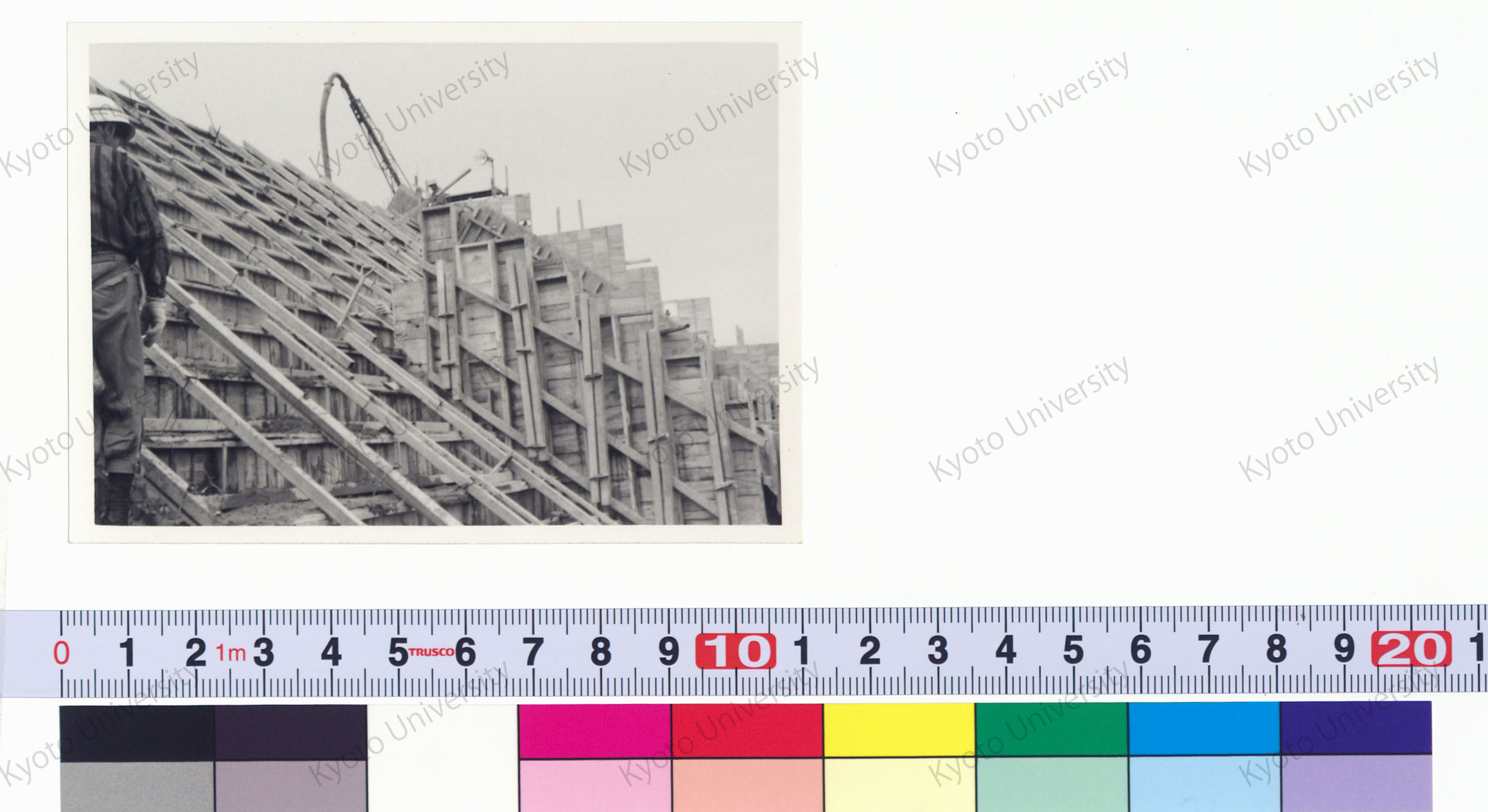 ［京都大学総合体育館］ (13)