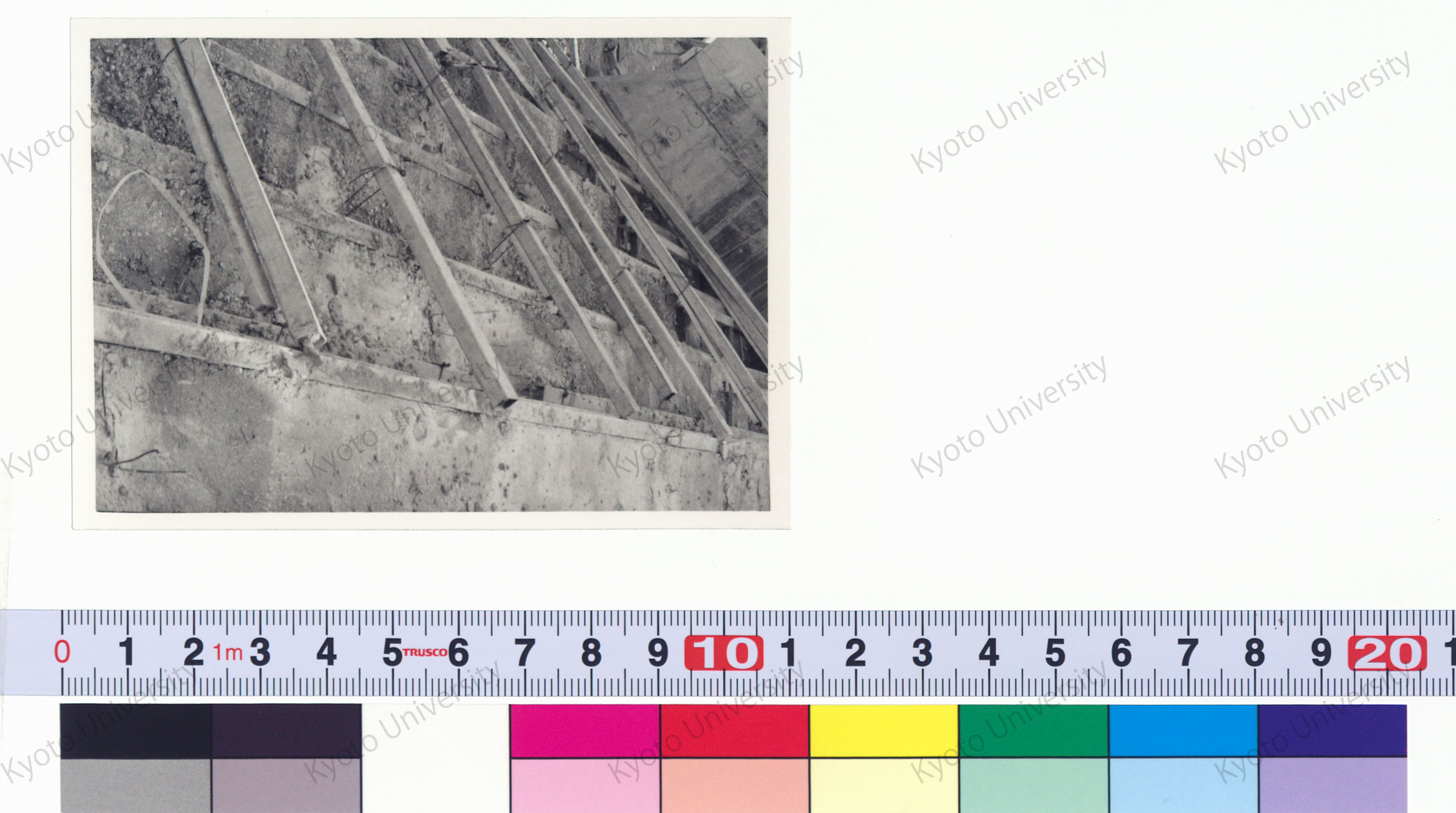 ［京都大学総合体育館］ (16)