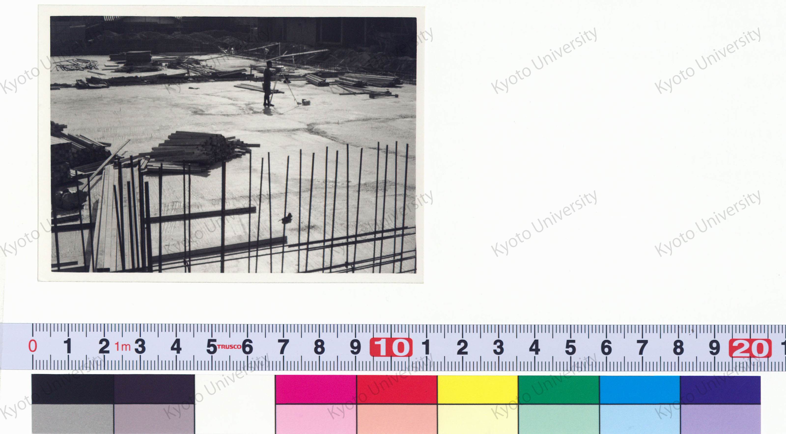 ［京都大学総合体育館］ (18)