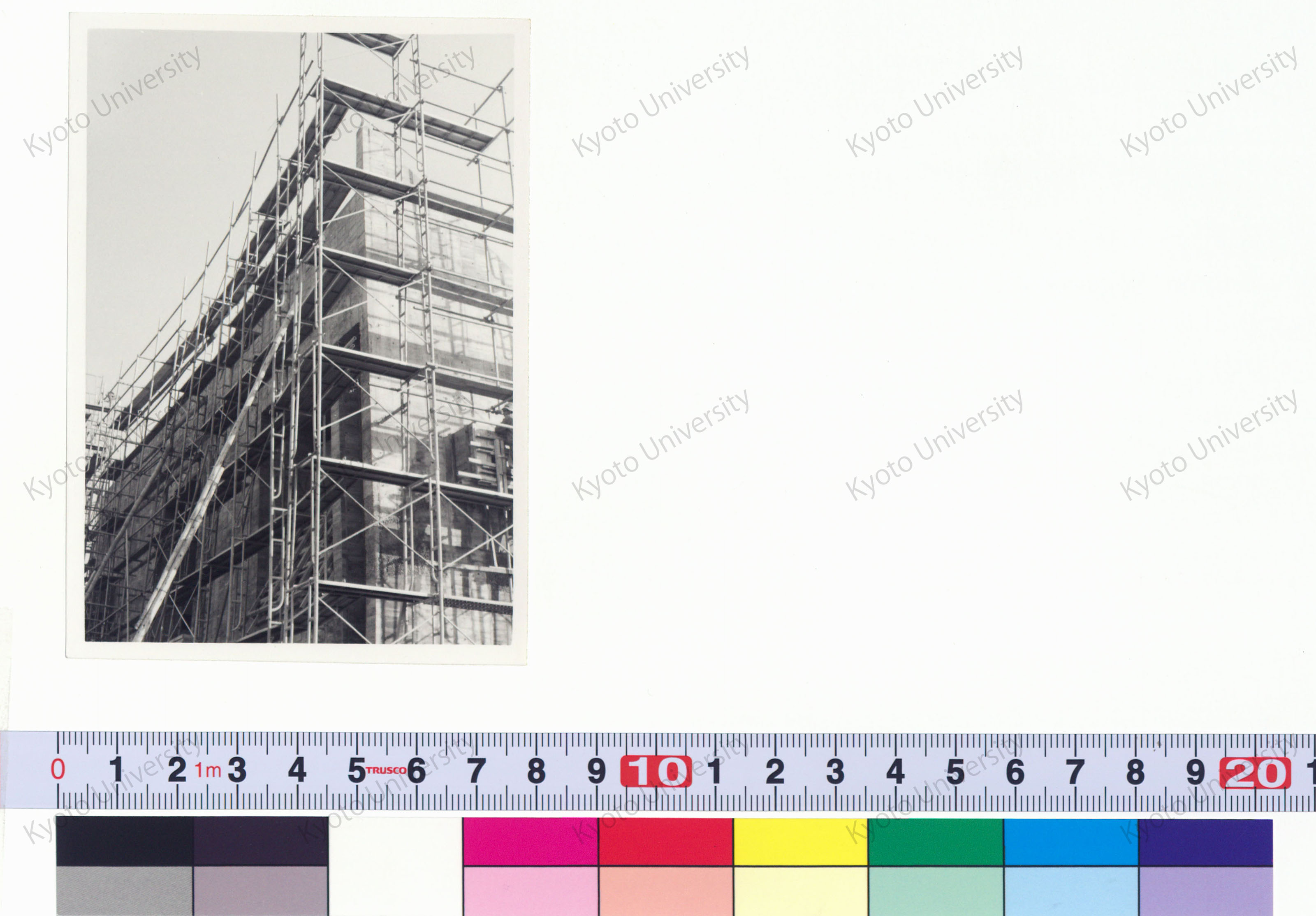 ［京都大学総合体育館］ (22)