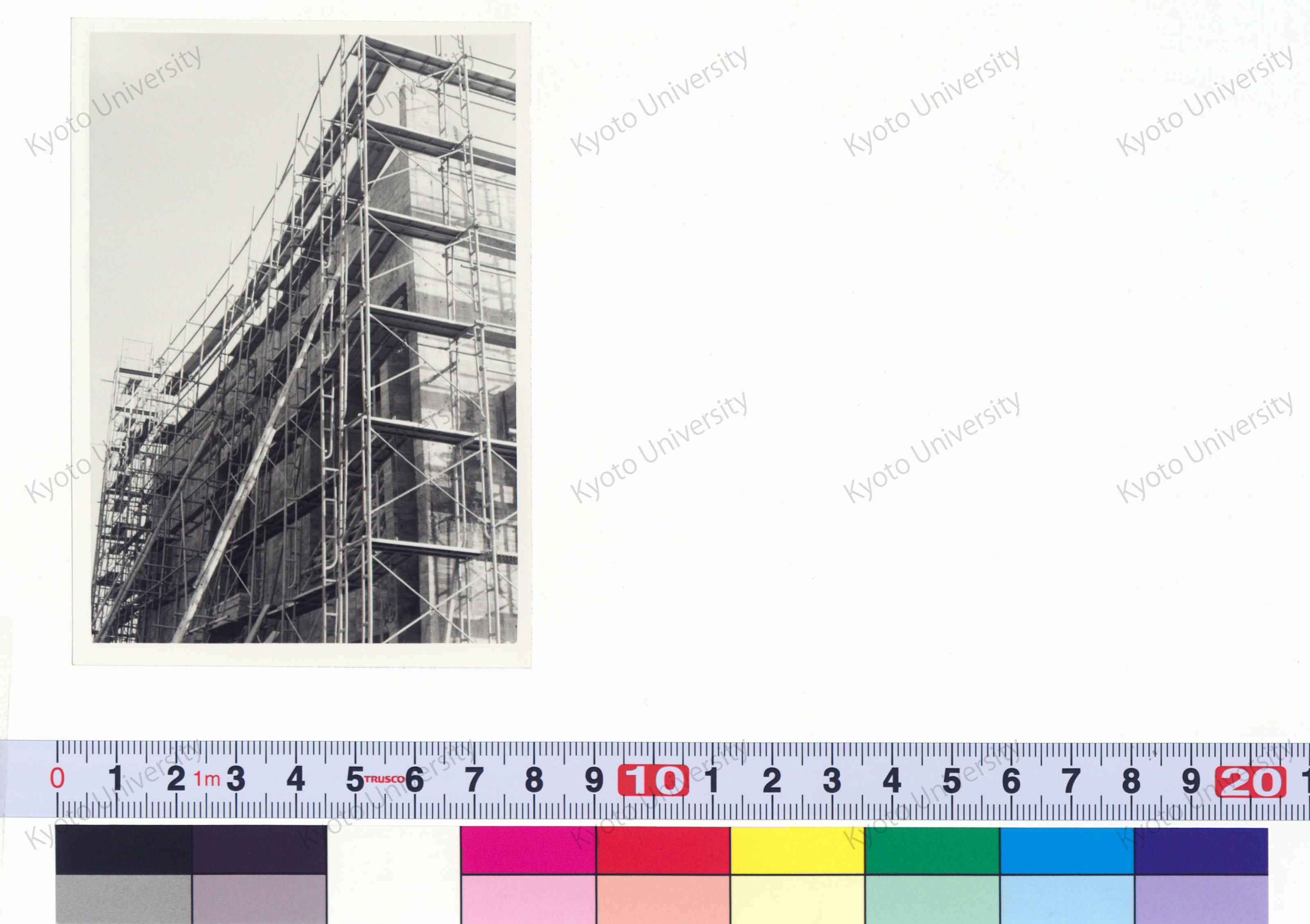 ［京都大学総合体育館］ (23)