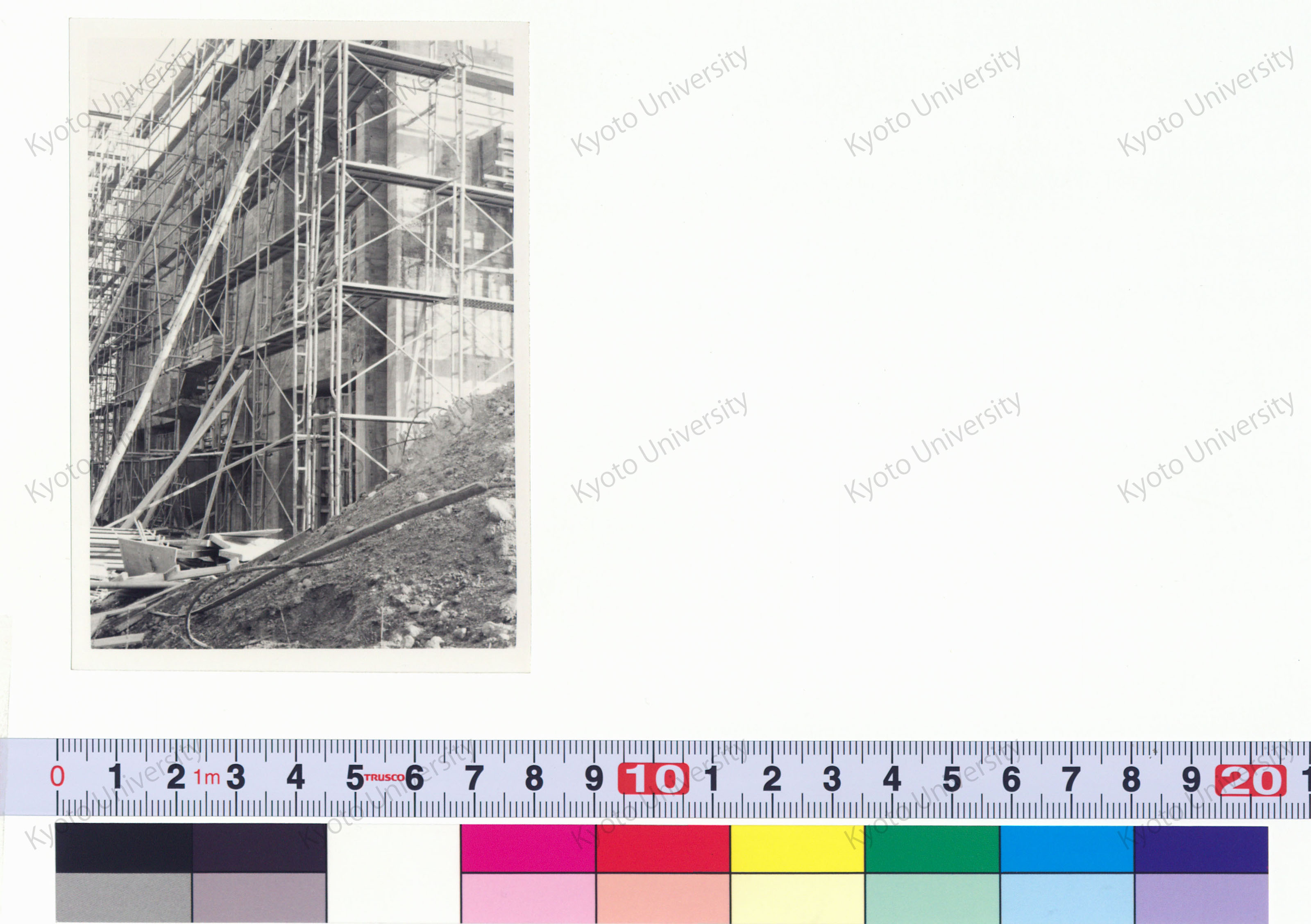 ［京都大学総合体育館］ (24)