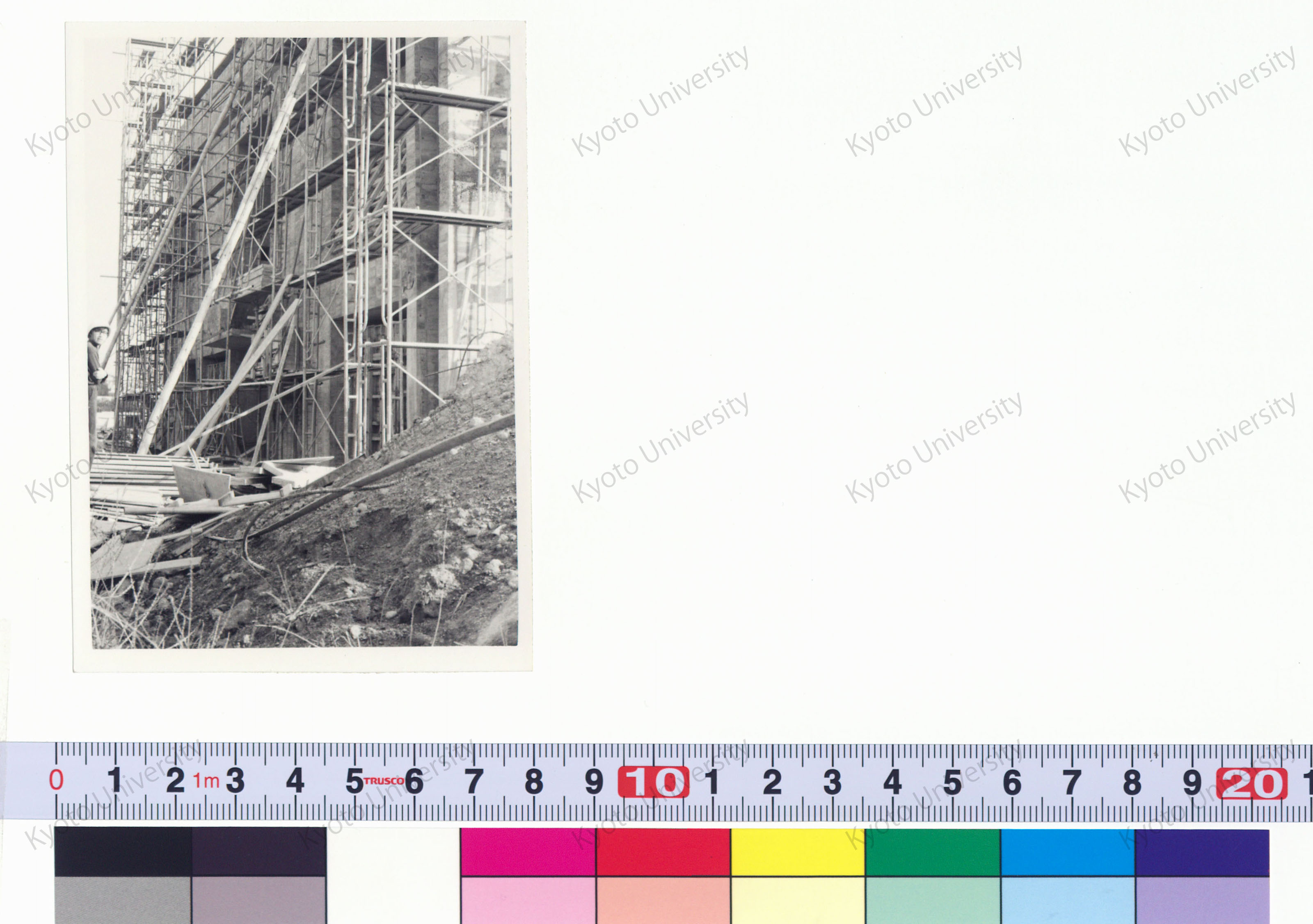 ［京都大学総合体育館］ (25)