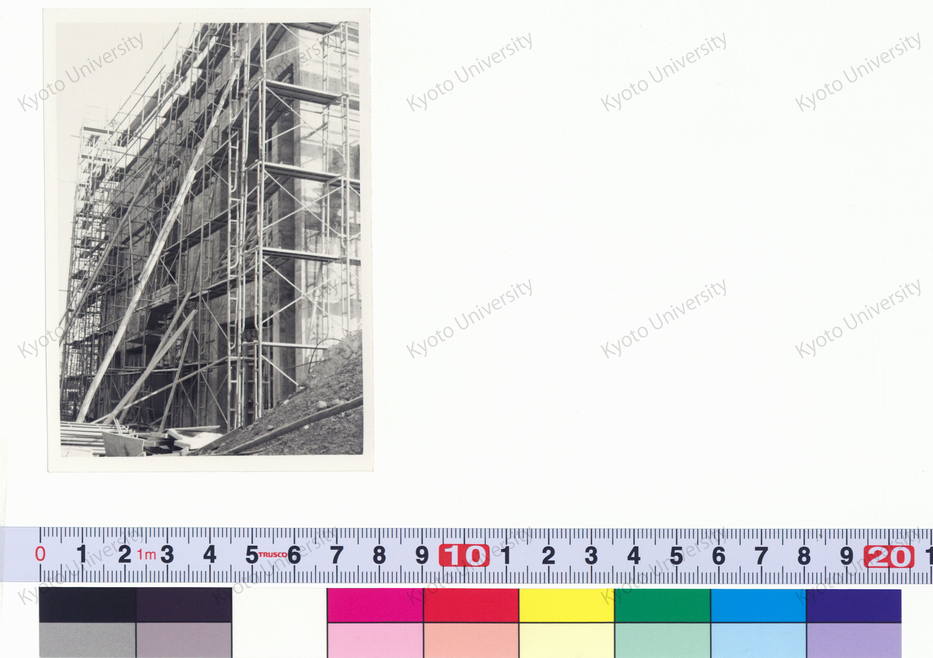 ［京都大学総合体育館］ (26)