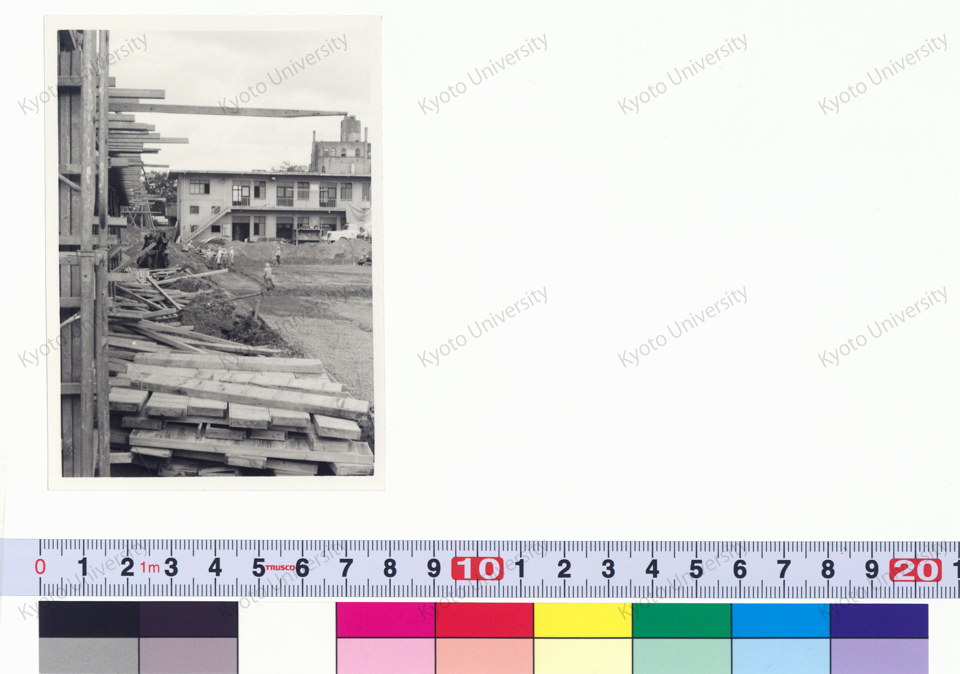 ［京都大学総合体育館］ (30)