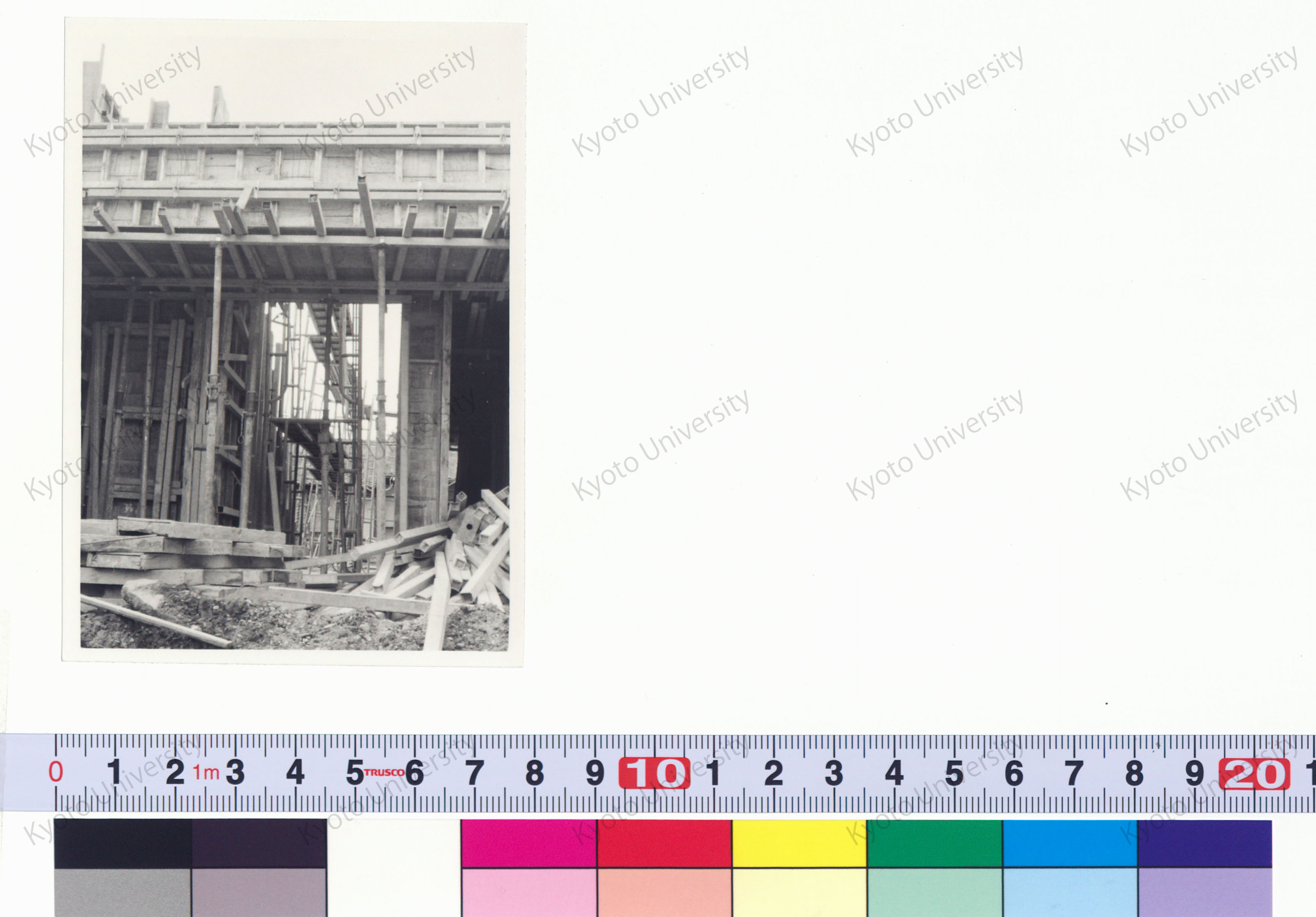 ［京都大学総合体育館］ (33)
