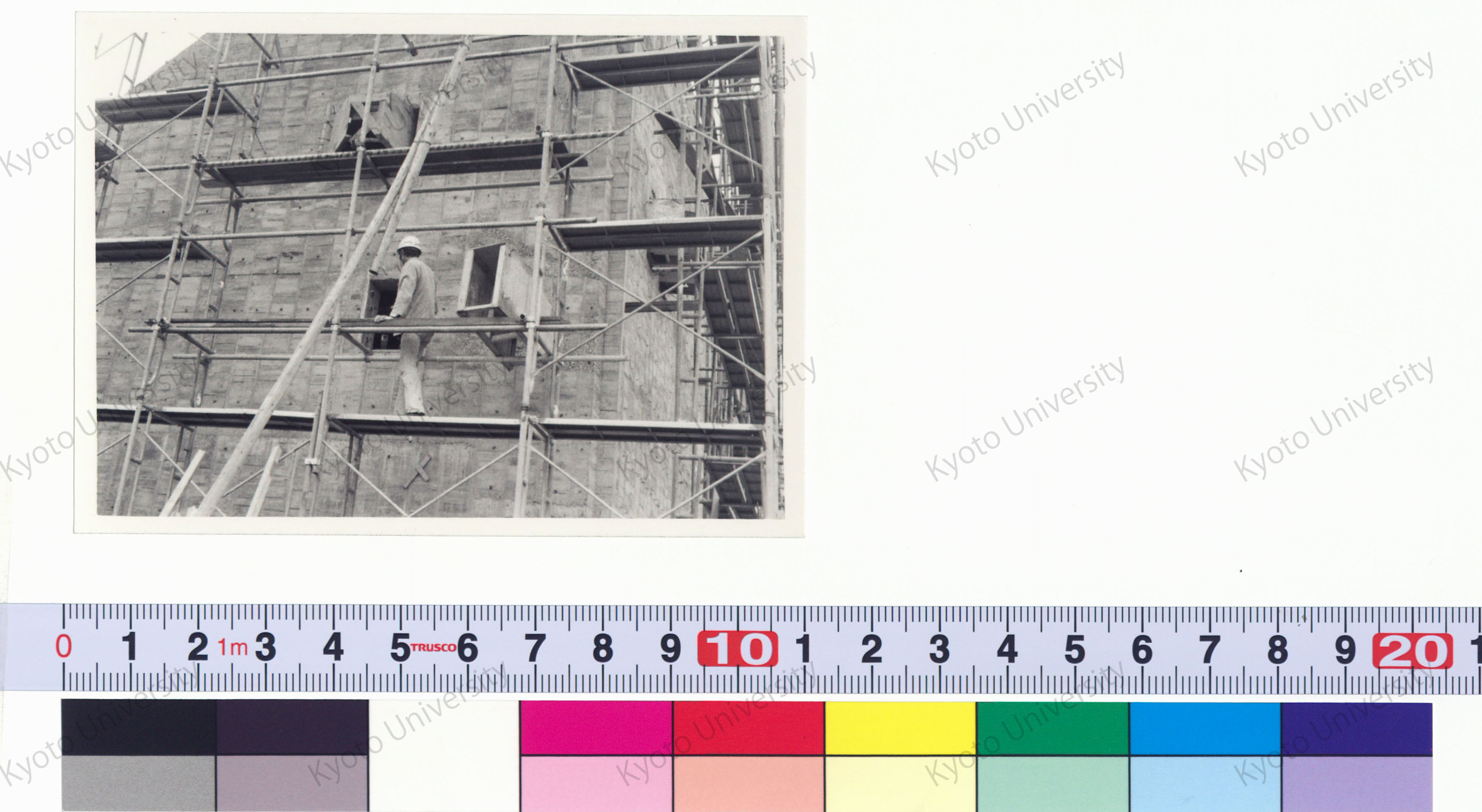 ［京都大学総合体育館］ (38)