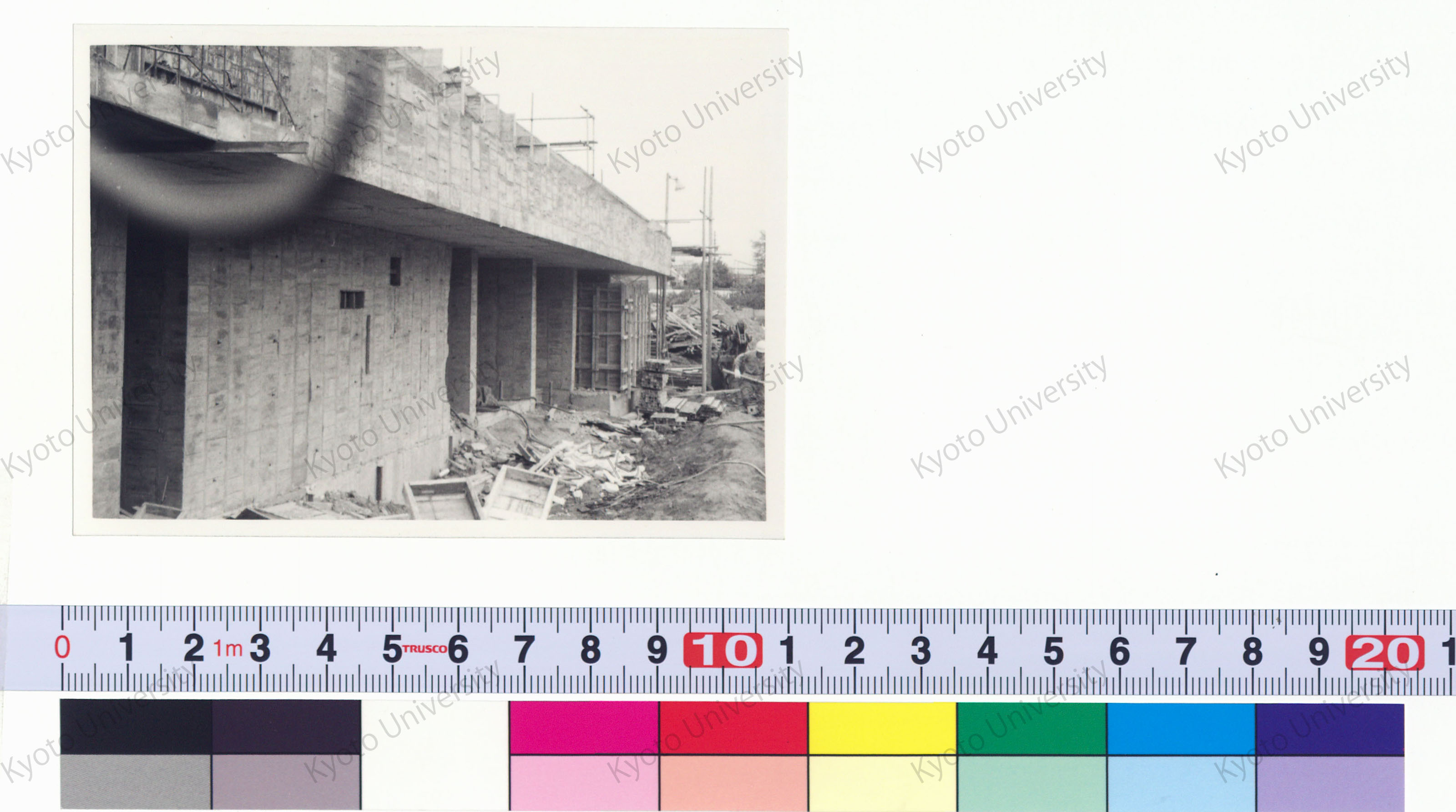 ［京都大学総合体育館］ (41)
