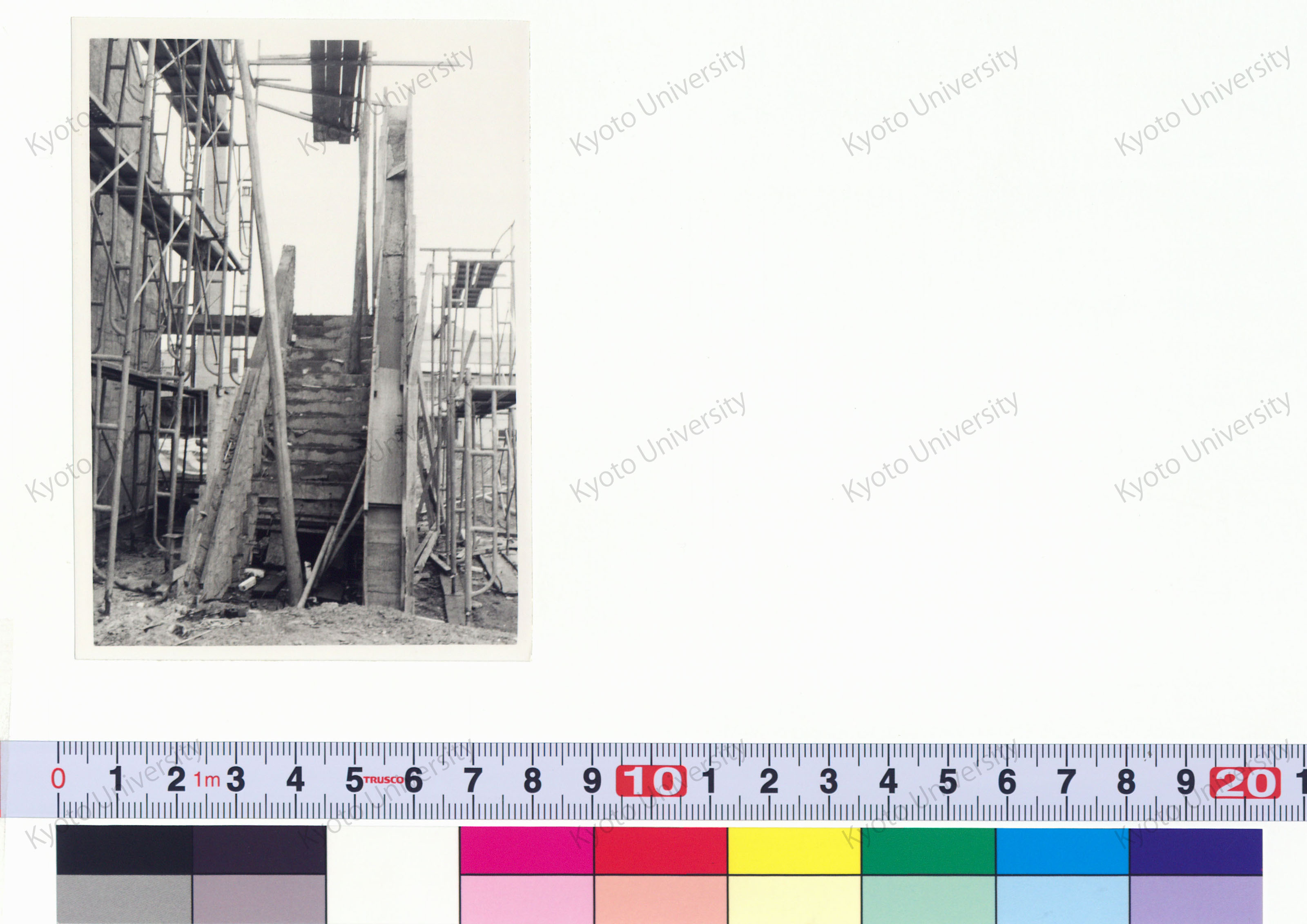 ［京都大学総合体育館］ (42)