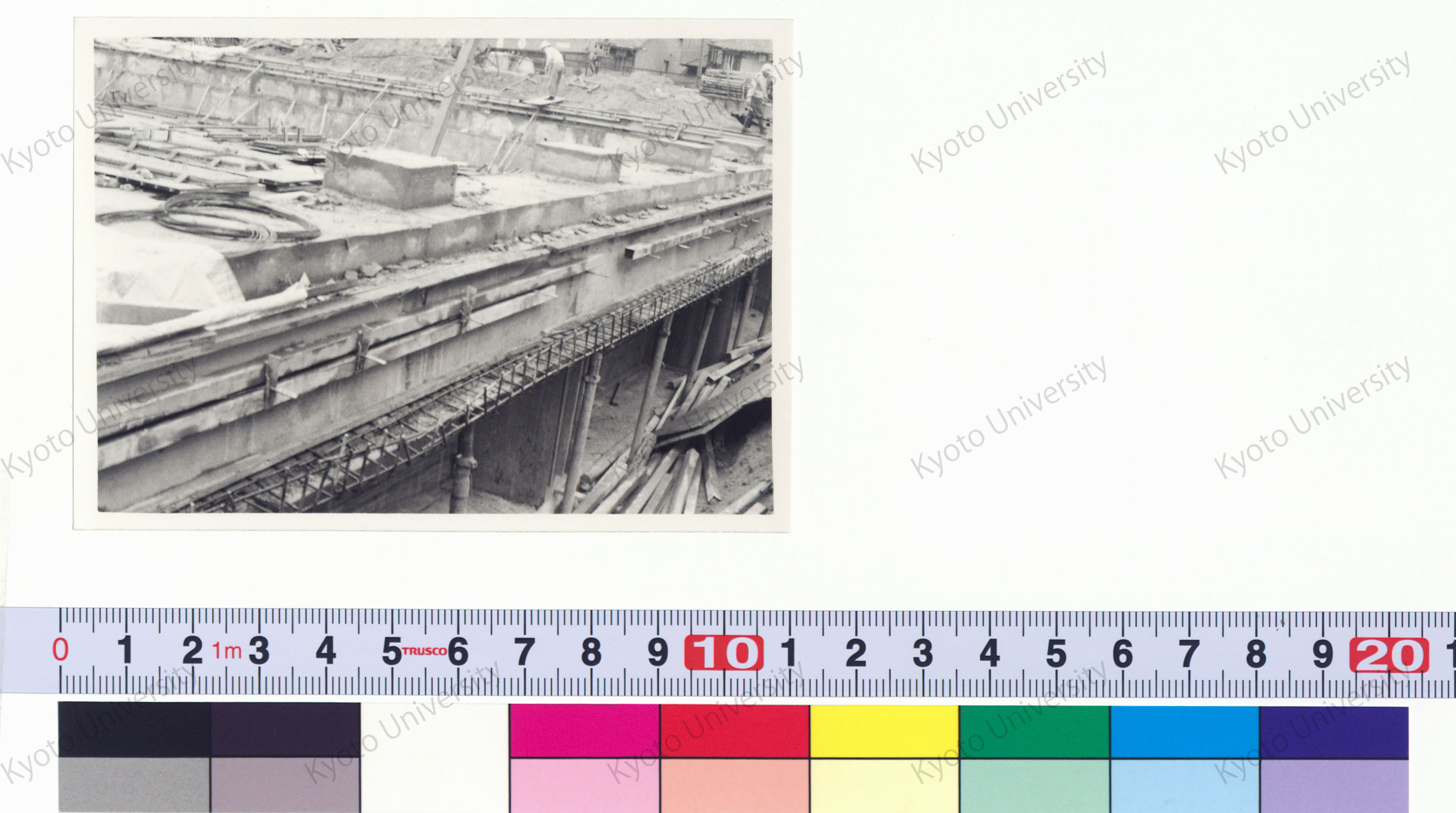 ［京都大学総合体育館］ (46)