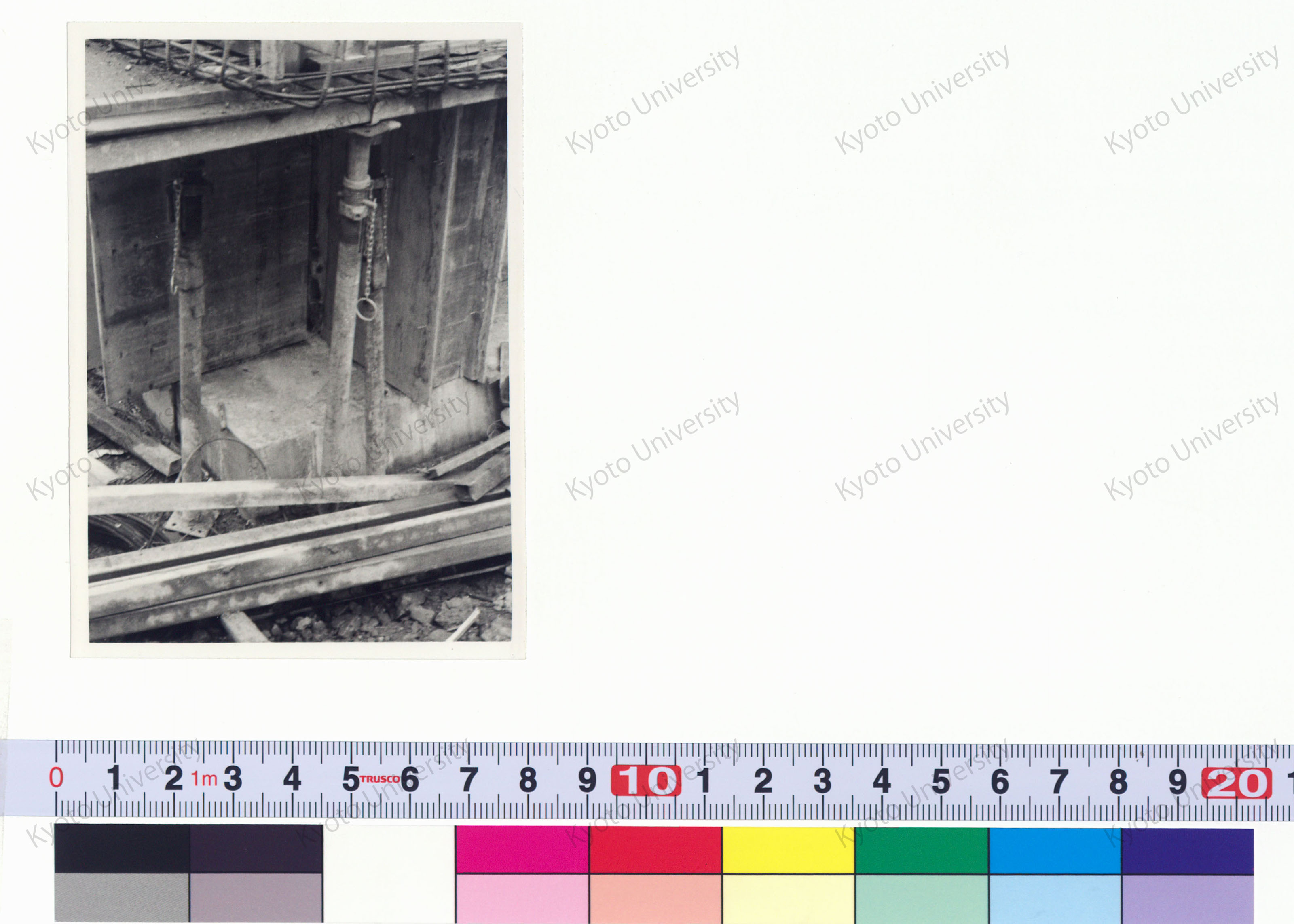 ［京都大学総合体育館］ (49)