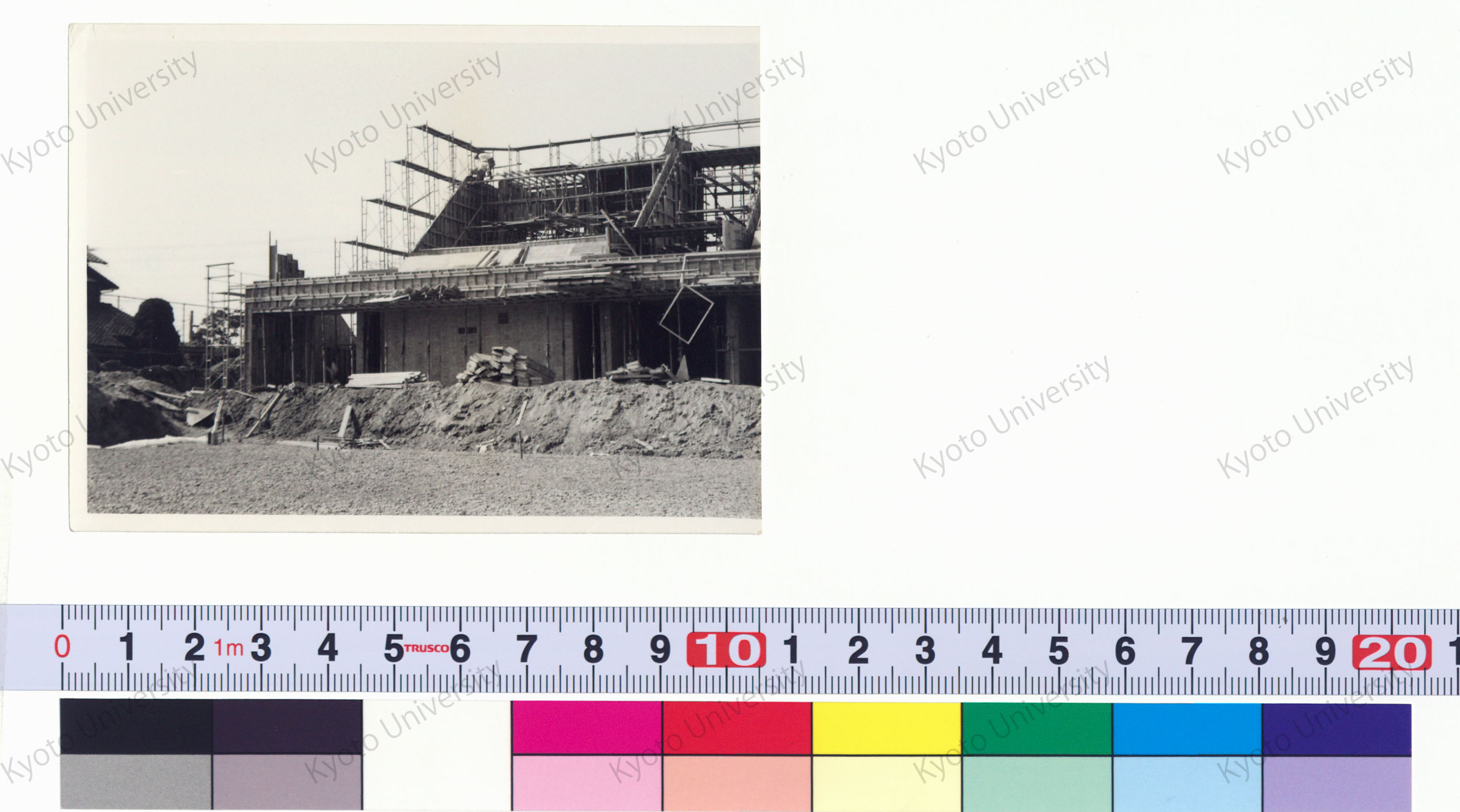［京都大学総合体育館］ (51)