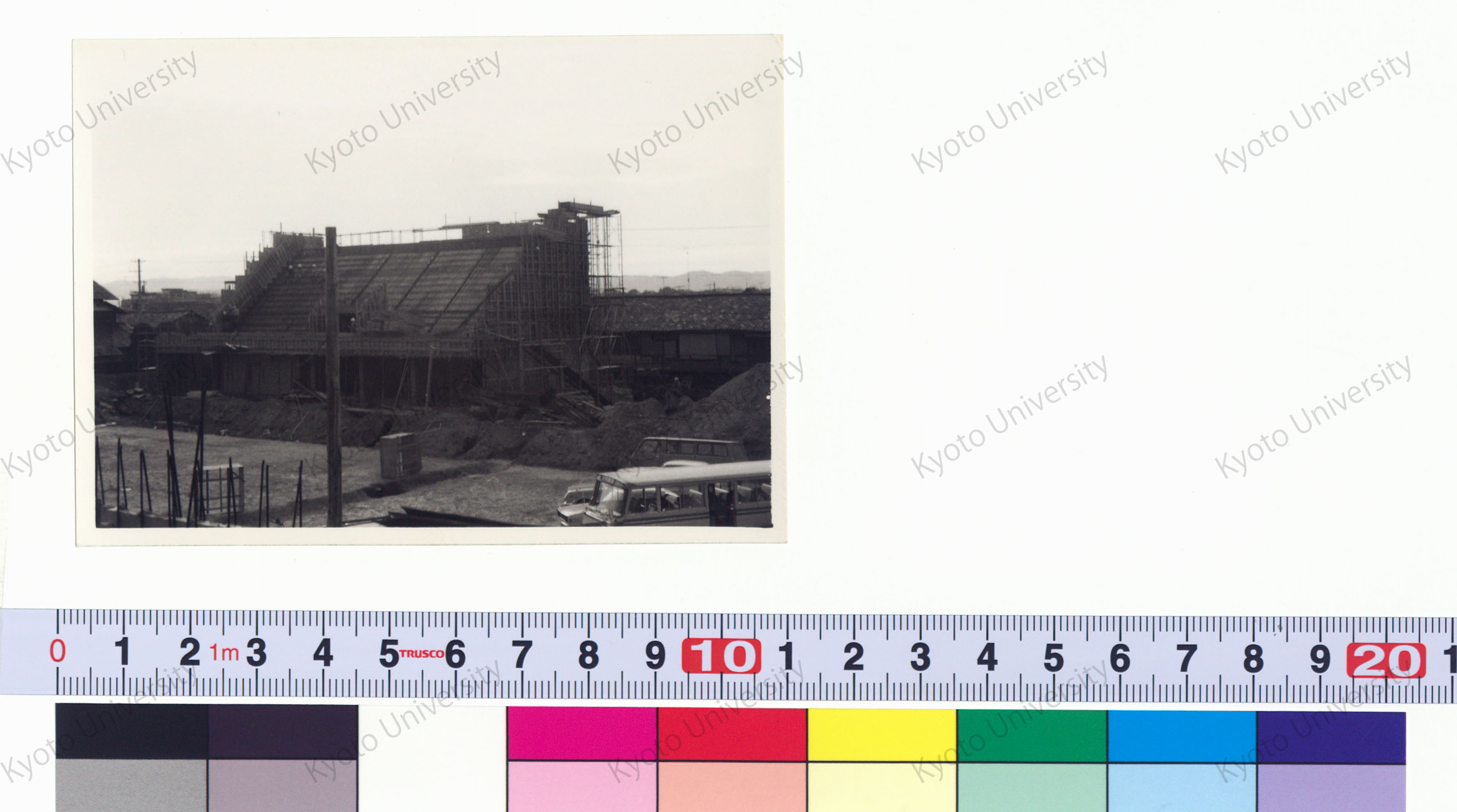 ［京都大学総合体育館］ (2)
