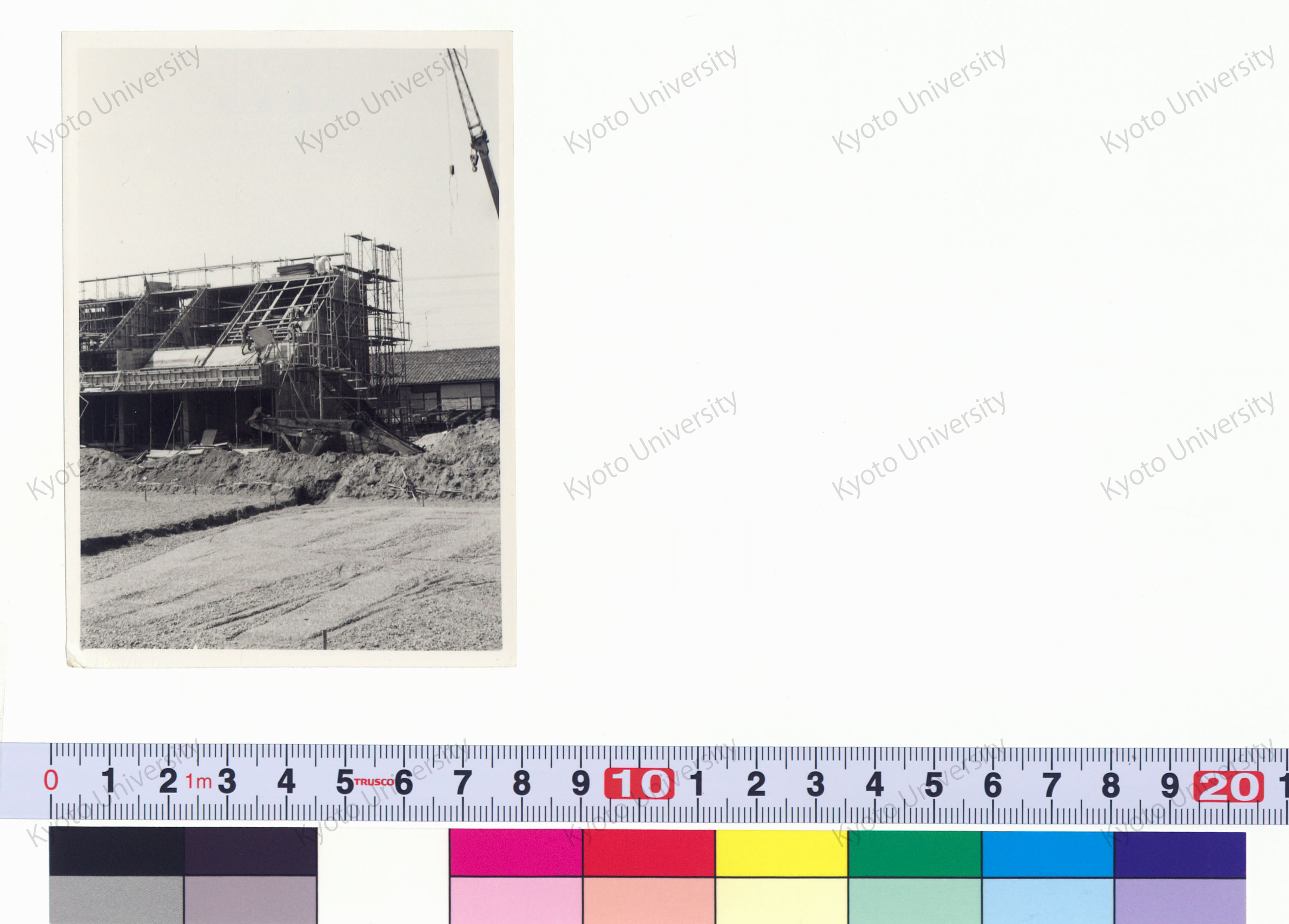 ［京都大学総合体育館］ (3)