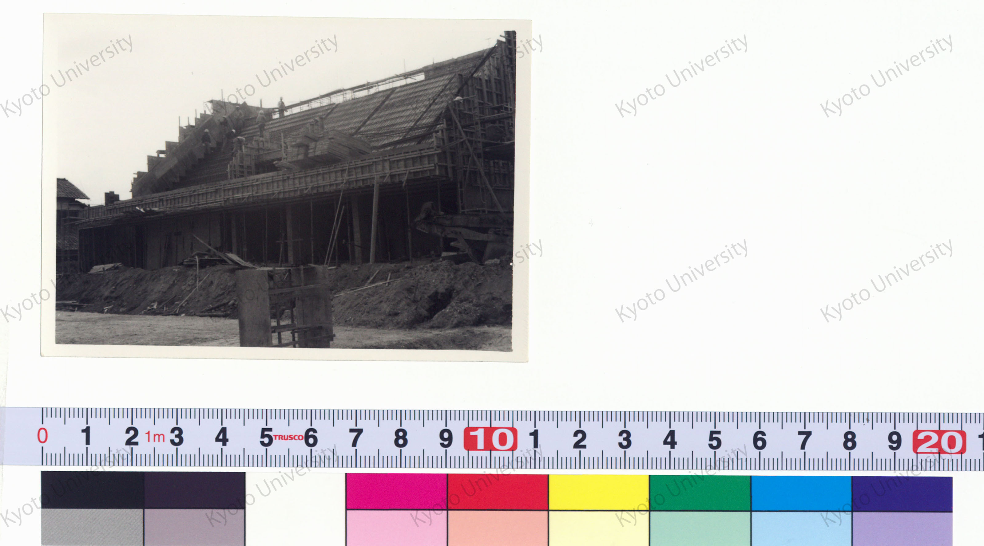 ［京都大学総合体育館］ (4)