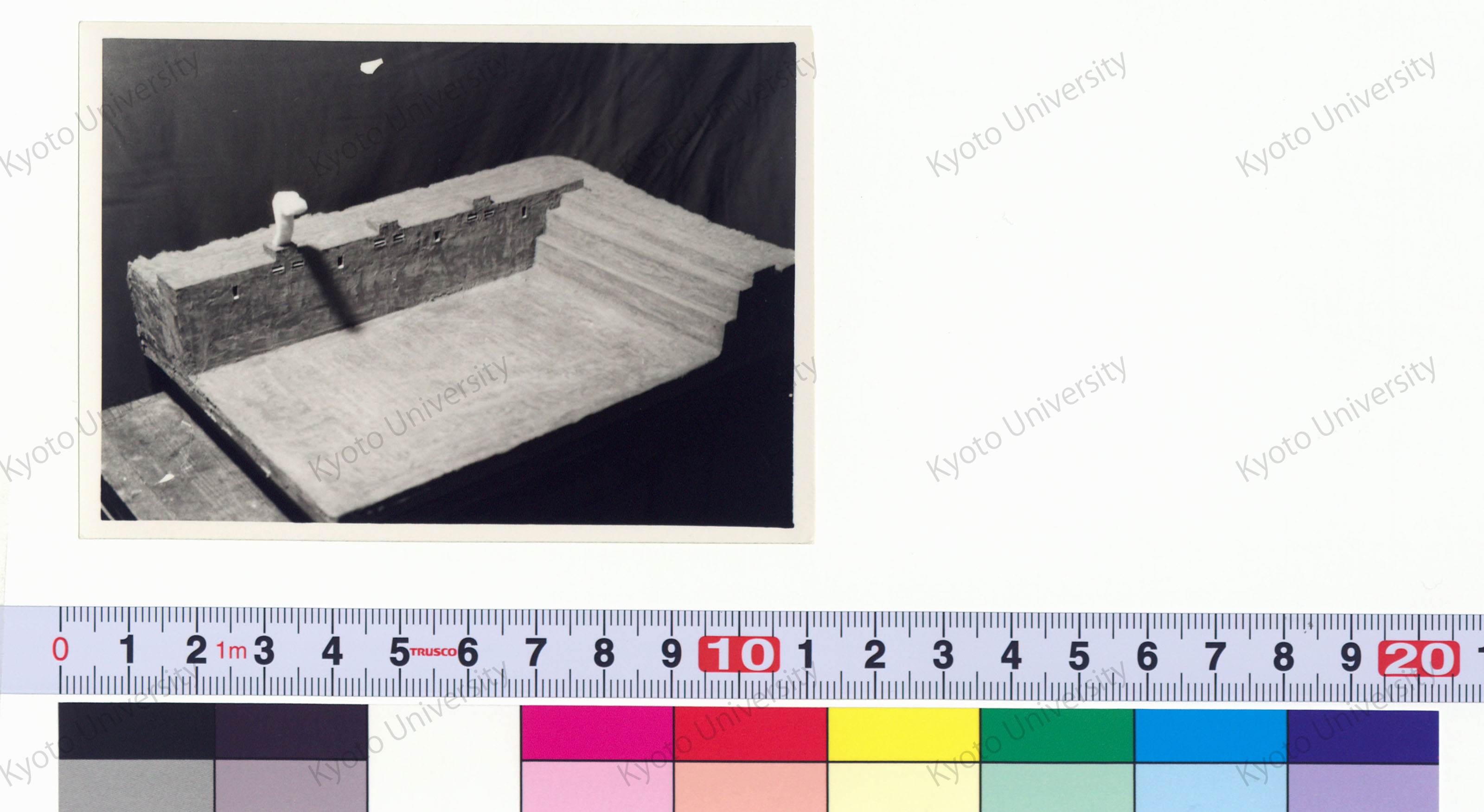 ［京都大学総合体育館］ (22)