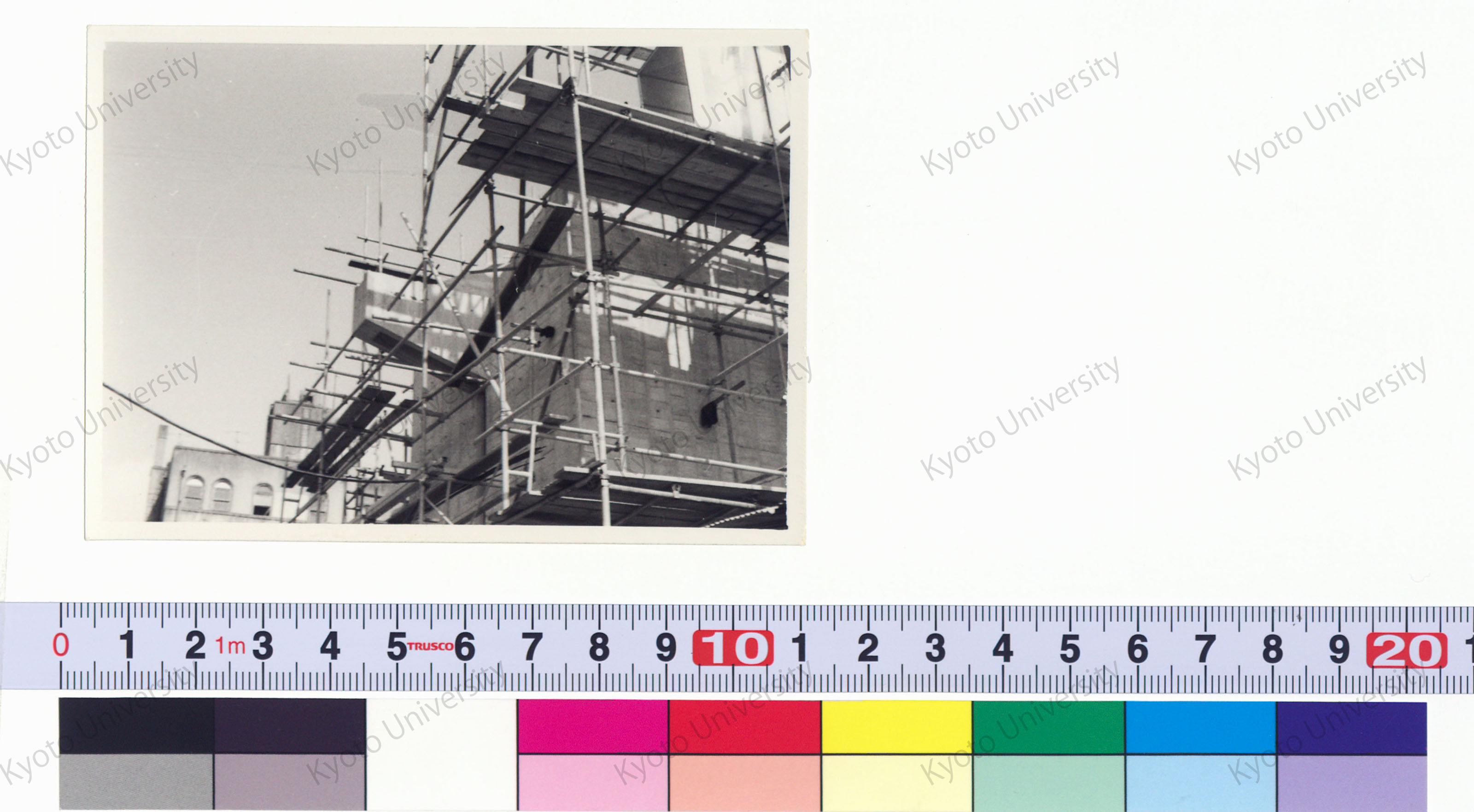 ［京都大学総合体育館］ (30)