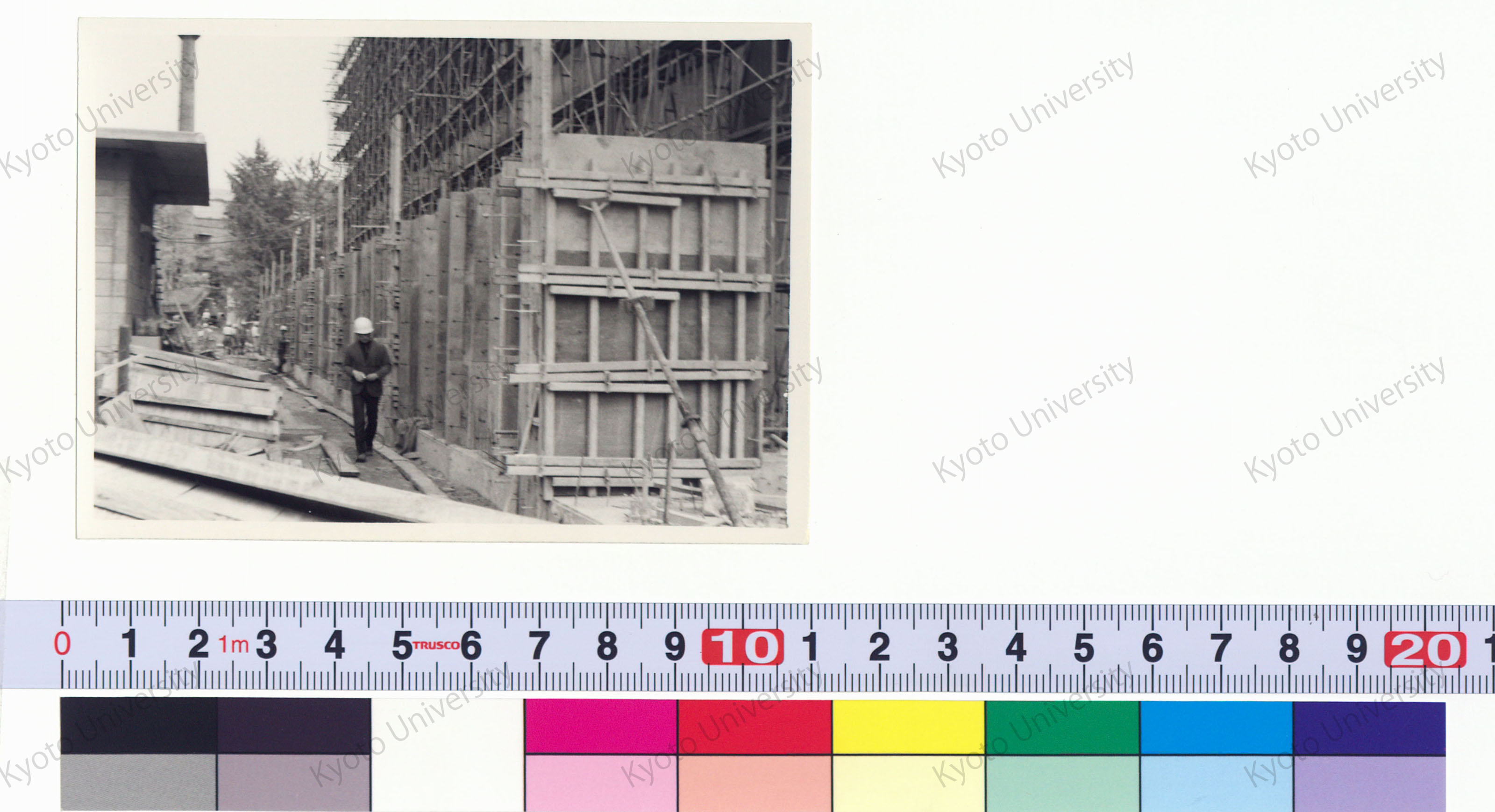 ［京都大学総合体育館］ (32)