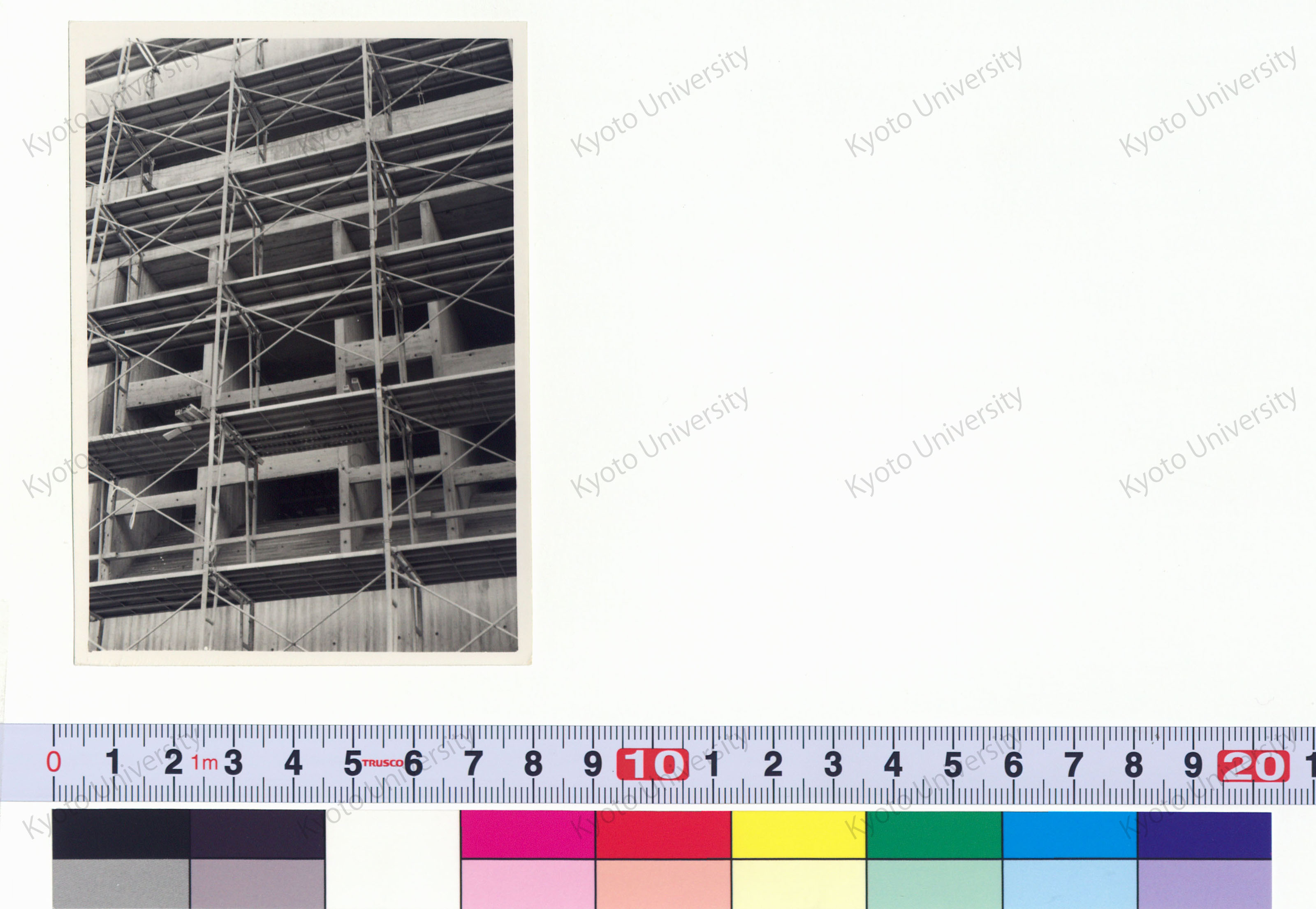 ［京都大学総合体育館］ (34)