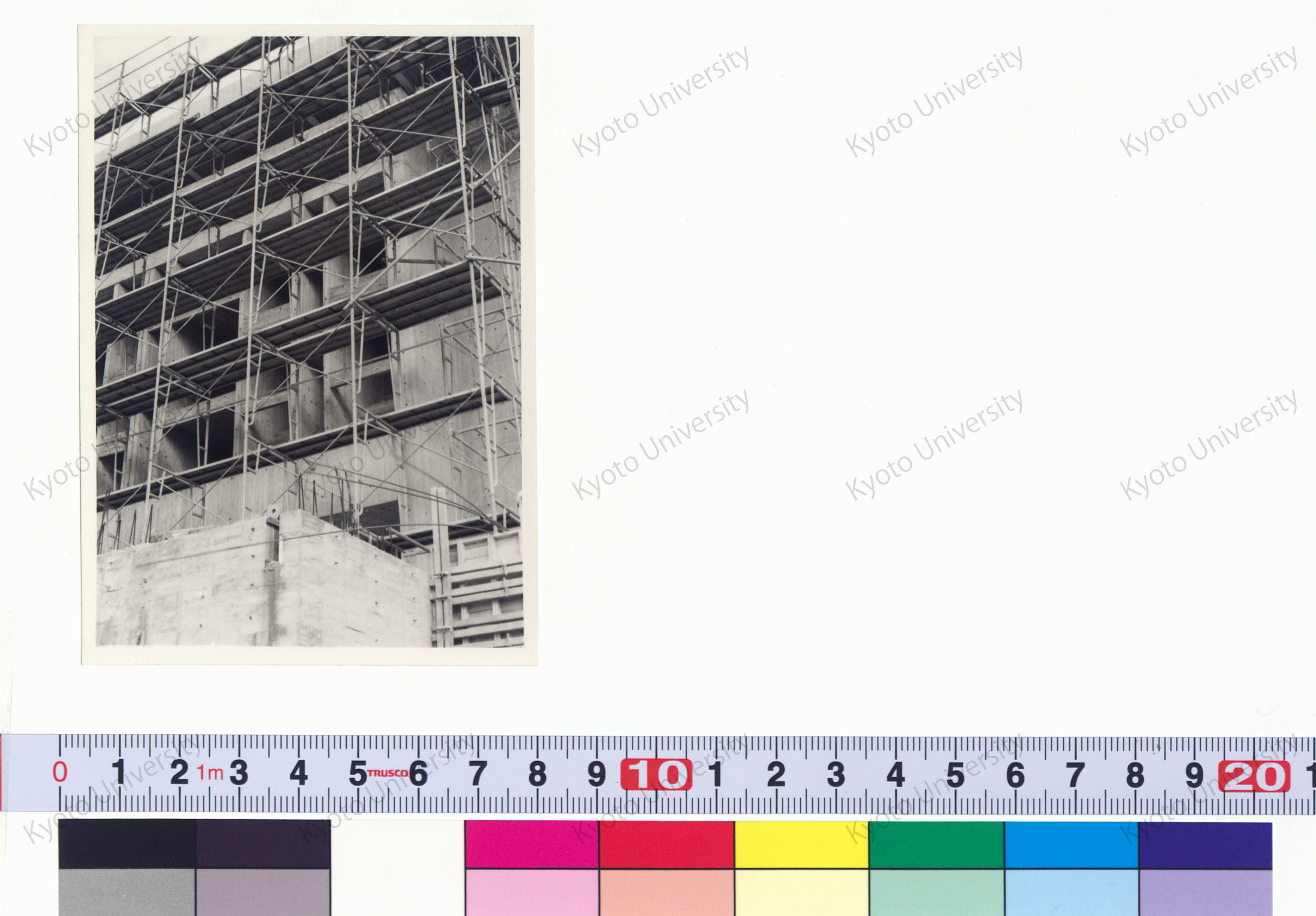 ［京都大学総合体育館］ (35)