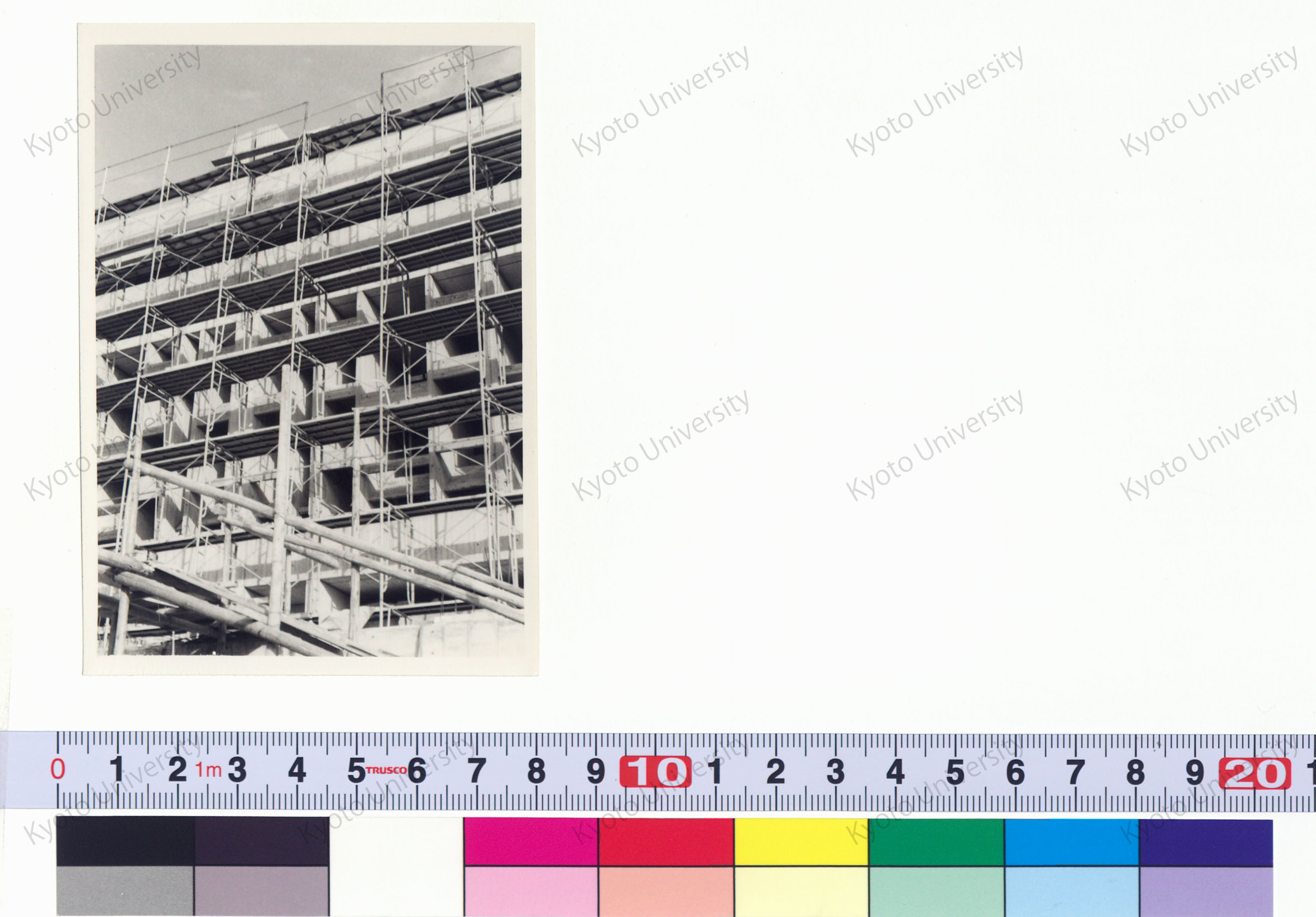 ［京都大学総合体育館］ (36)