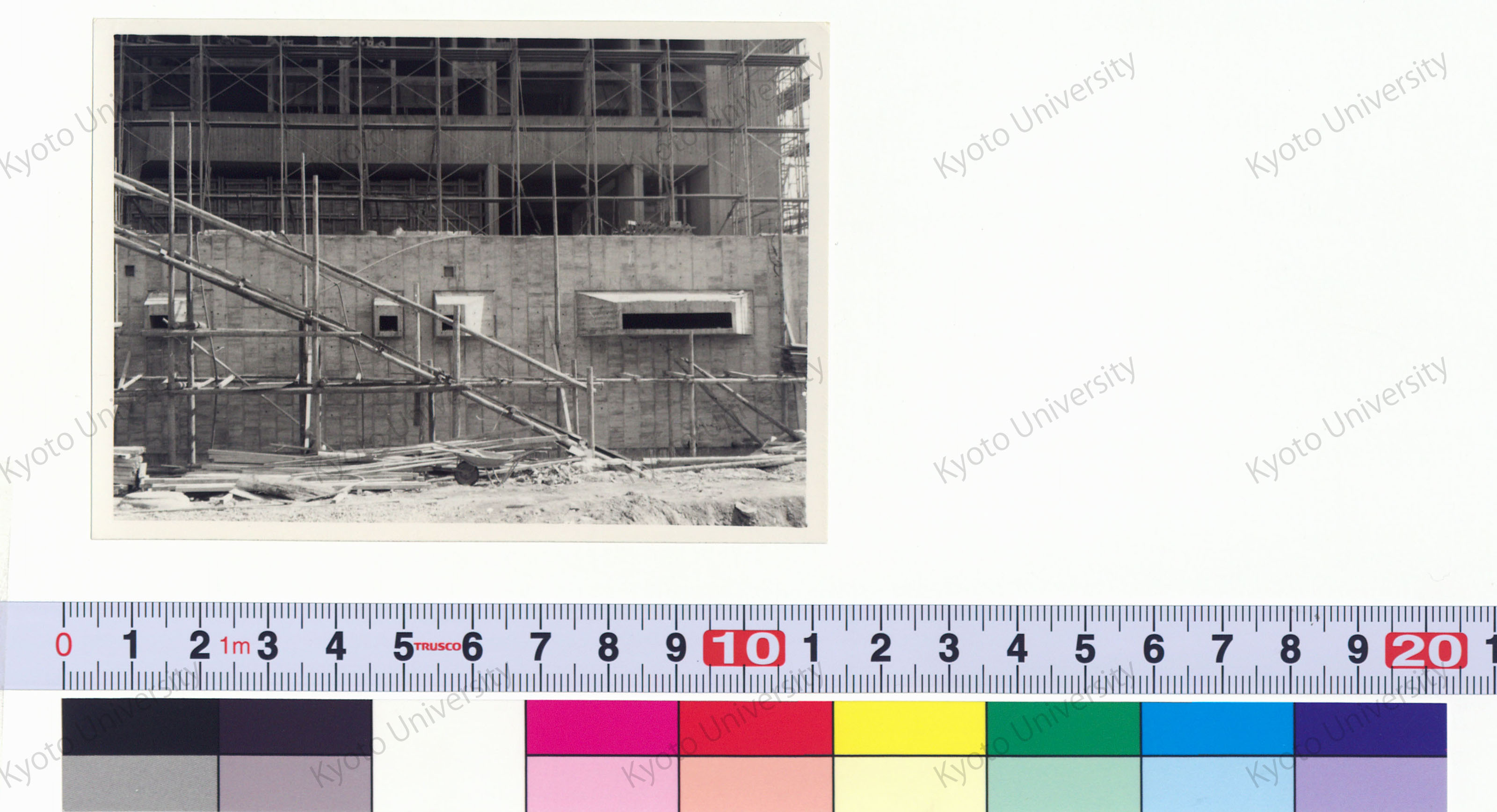［京都大学総合体育館］ (40)