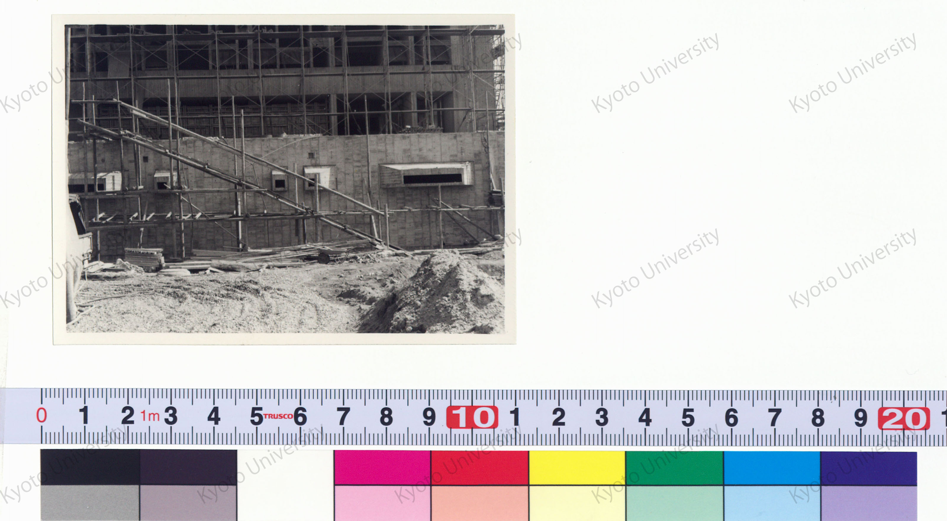 ［京都大学総合体育館］ (41)