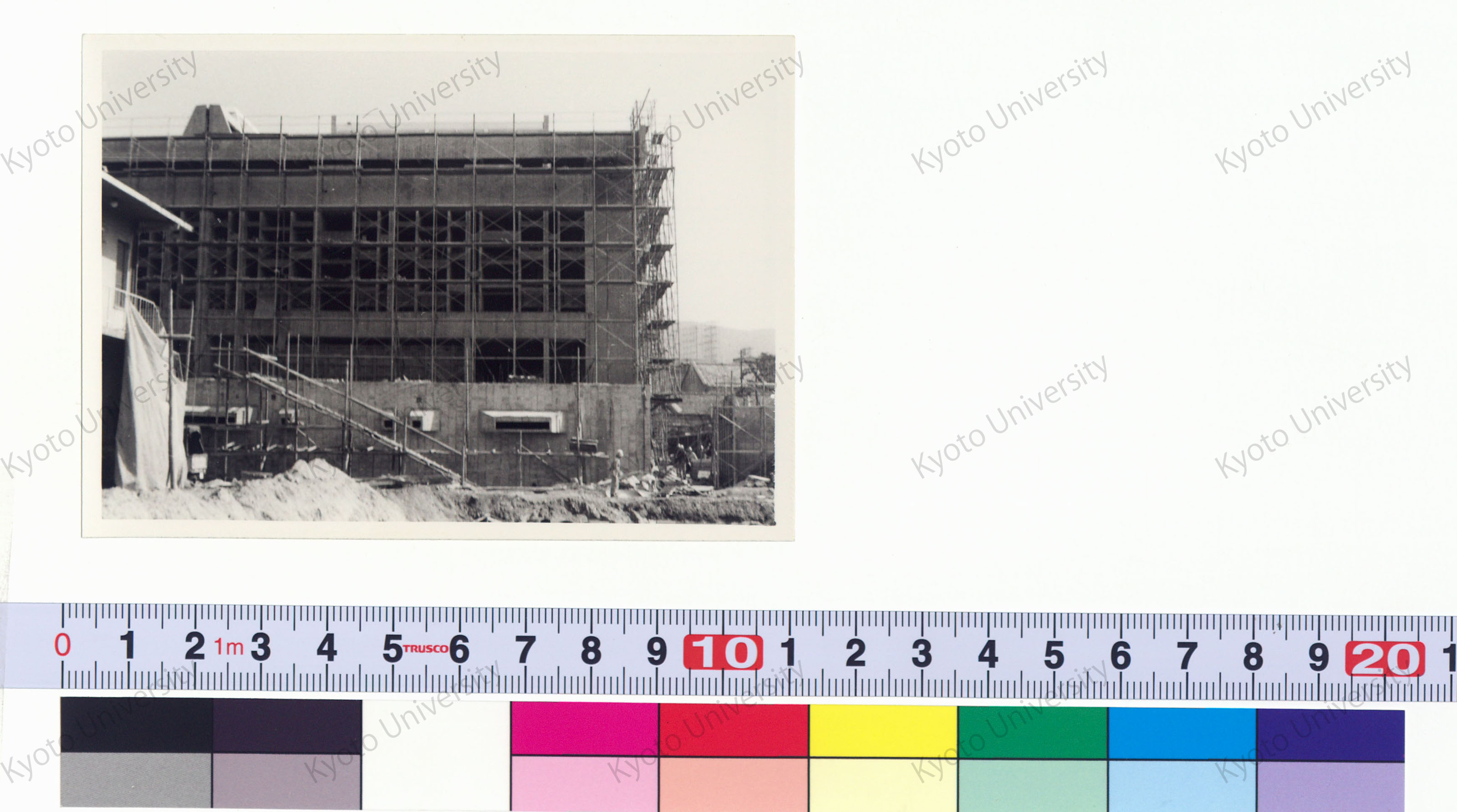 ［京都大学総合体育館］ (43)