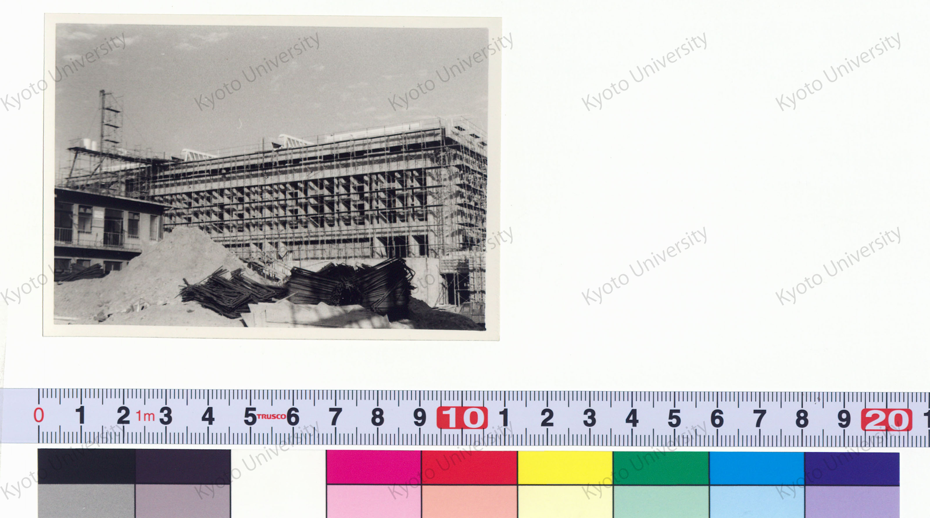 ［京都大学総合体育館］ (49)