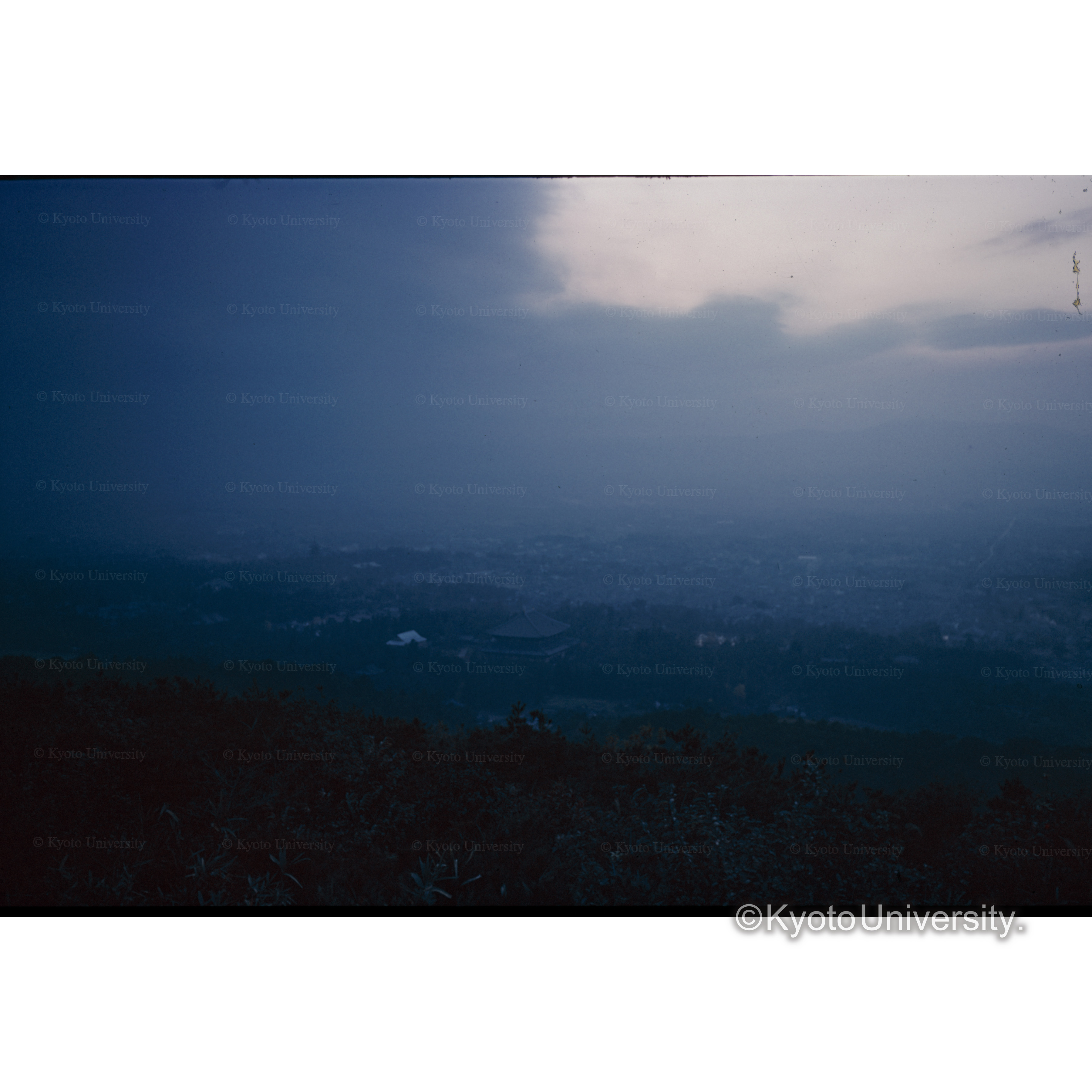 〔山より見る〕 (1)