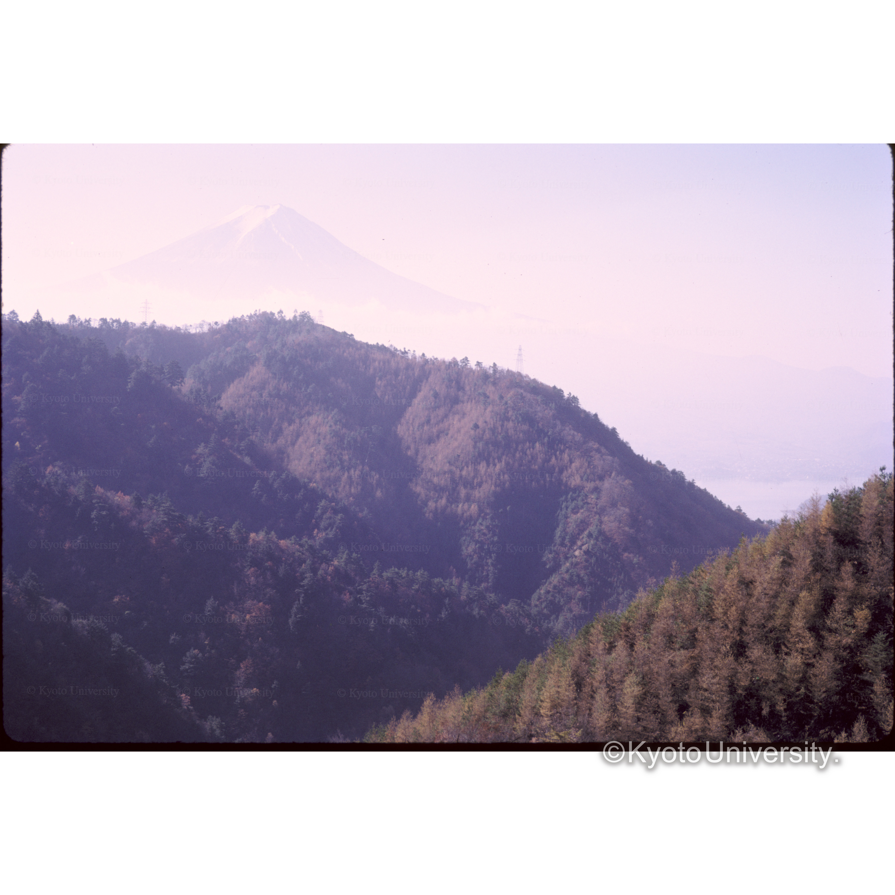 御坂峠よりやゝ入ったところ (1)