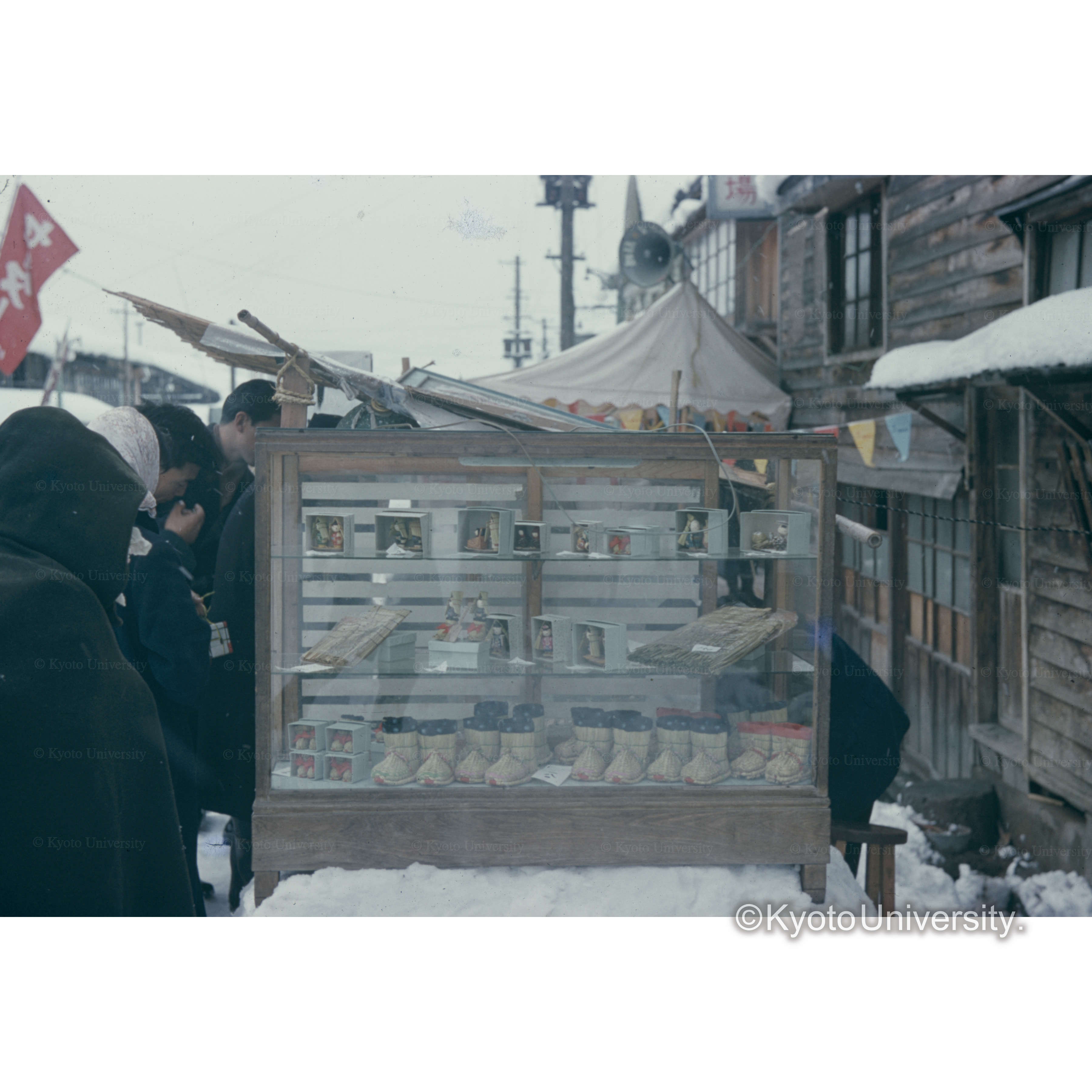 〔店のショーウィンド〕 (1)