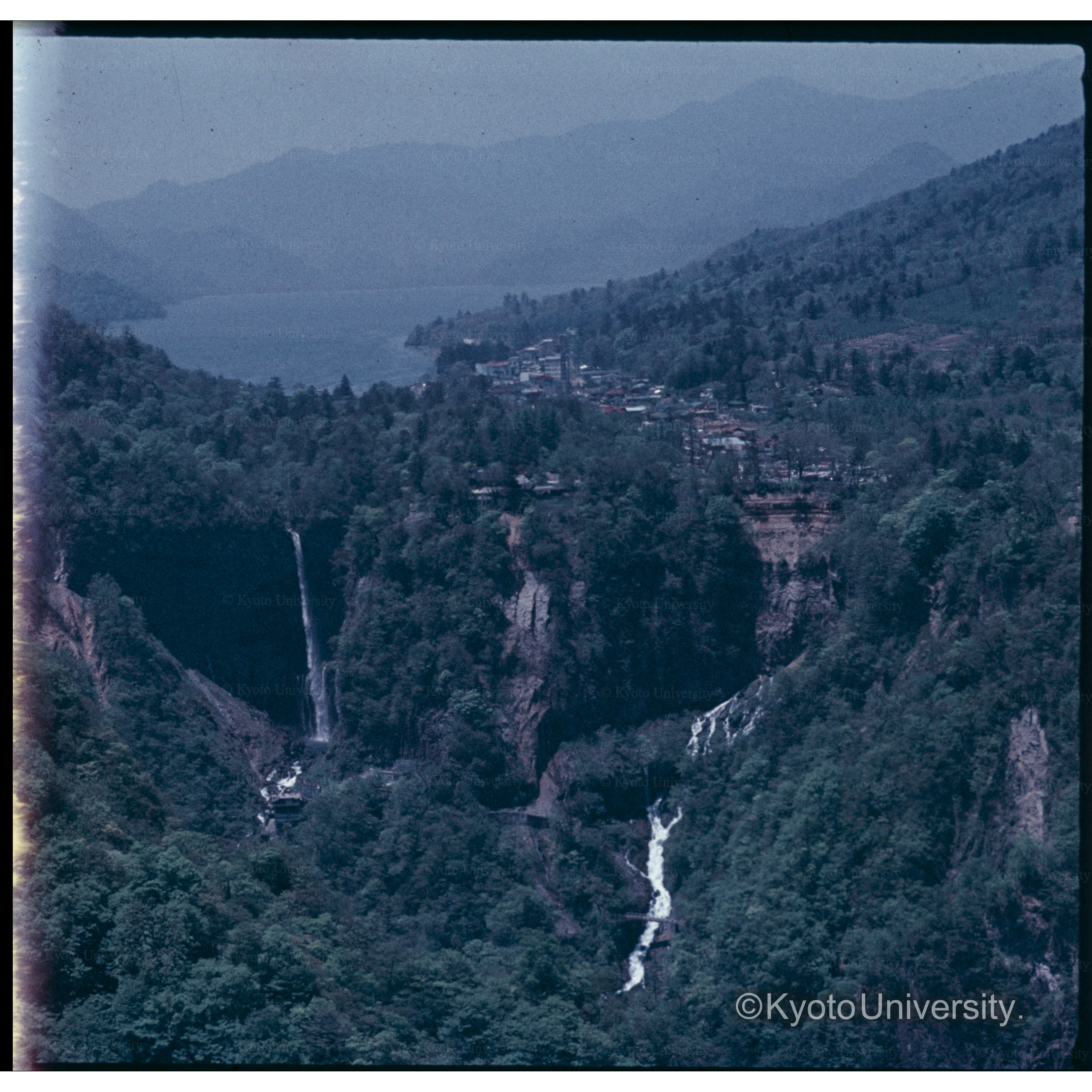中禅寺湖とケゴン (1)