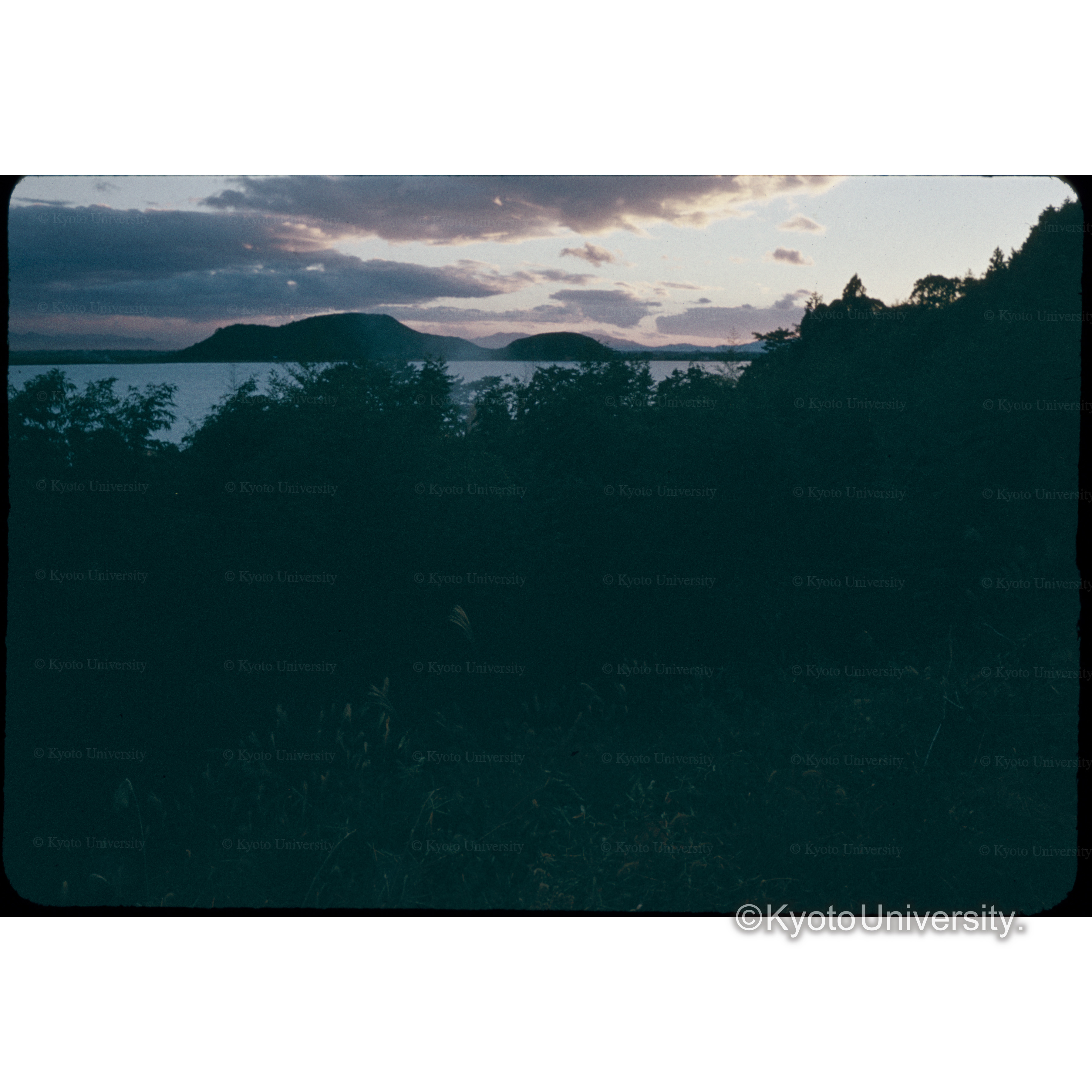 長命寺からみたビワ湖 (1)