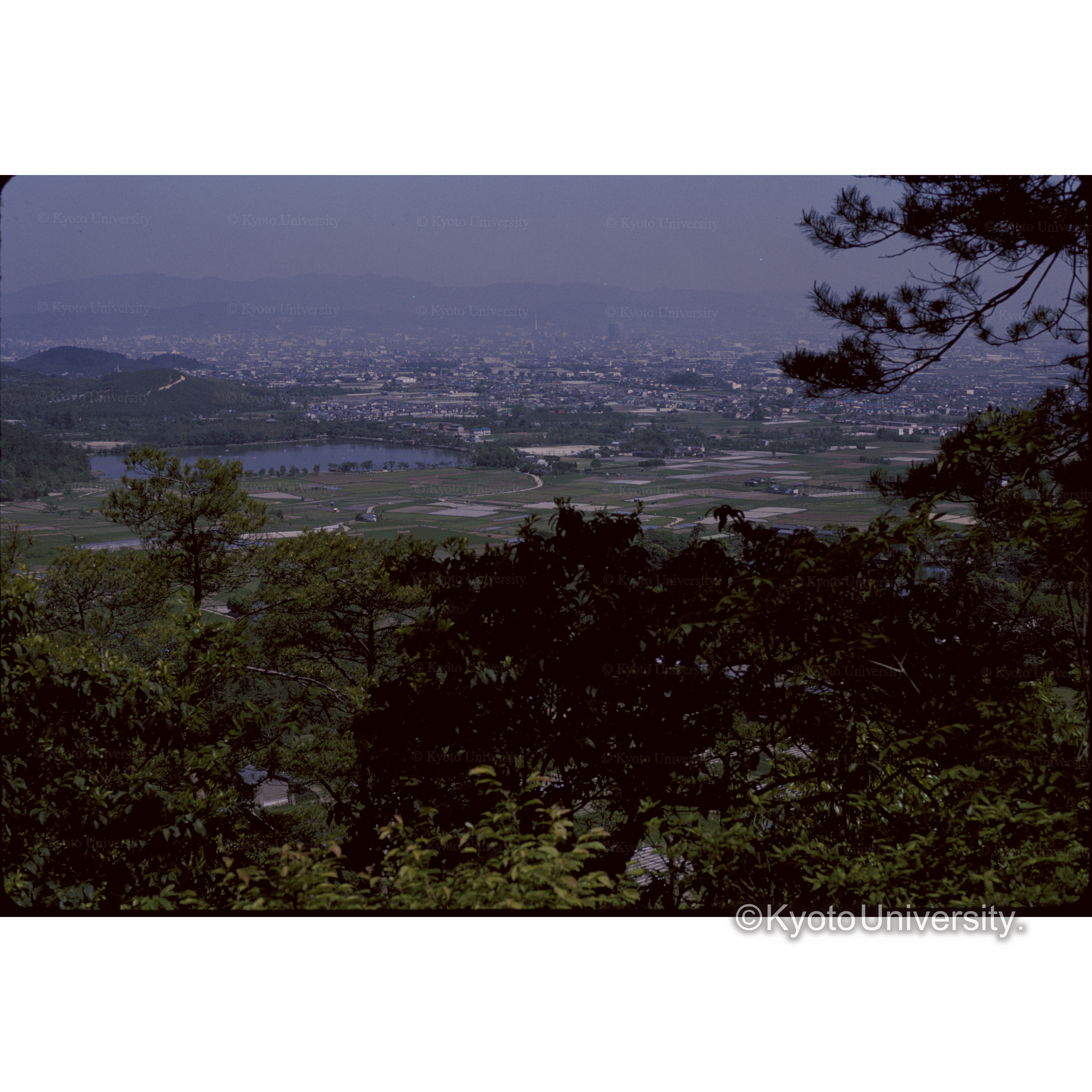 嵯峨天皇陵の□□からみた京都 (1)