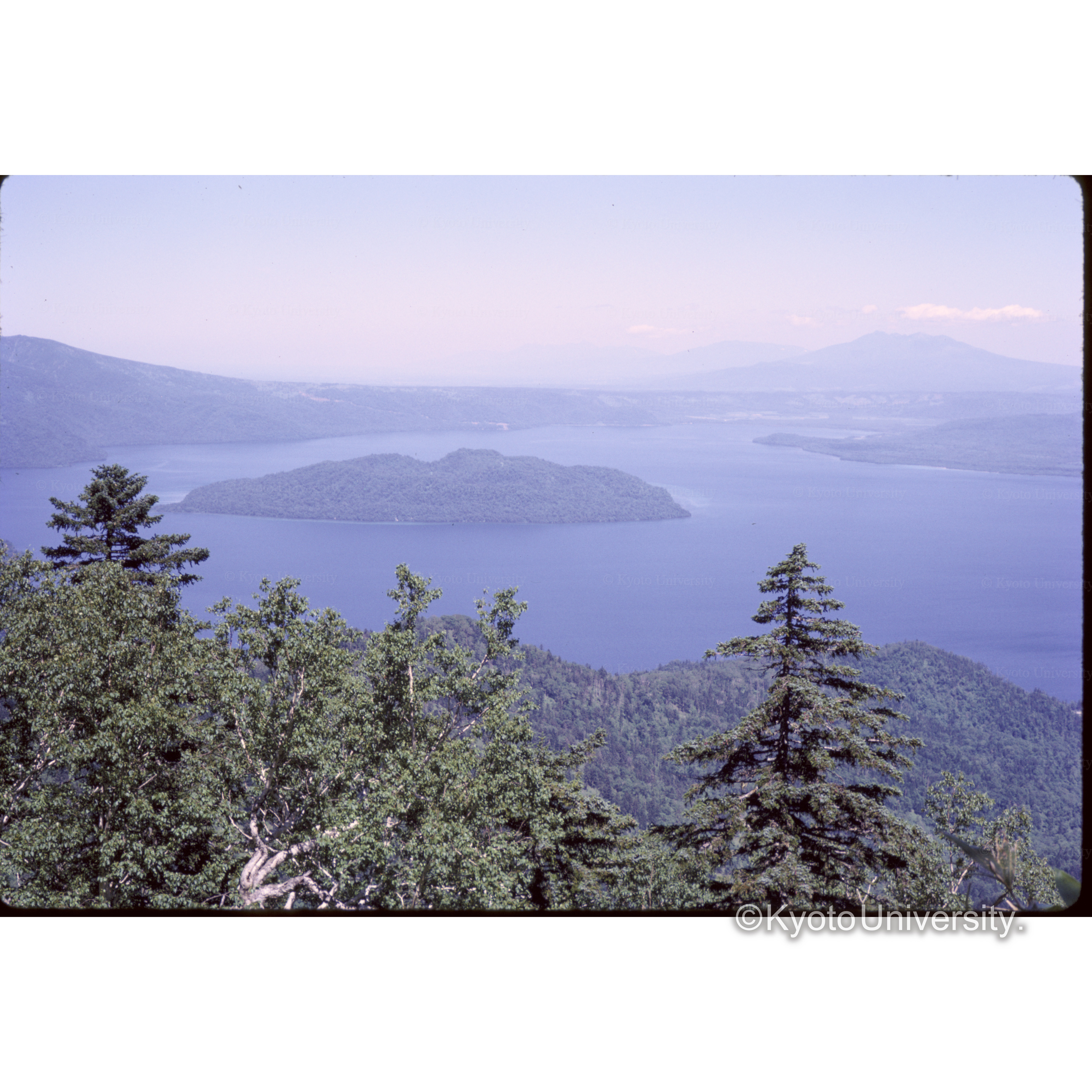 津別峠からみた屈斜路湖 (1)