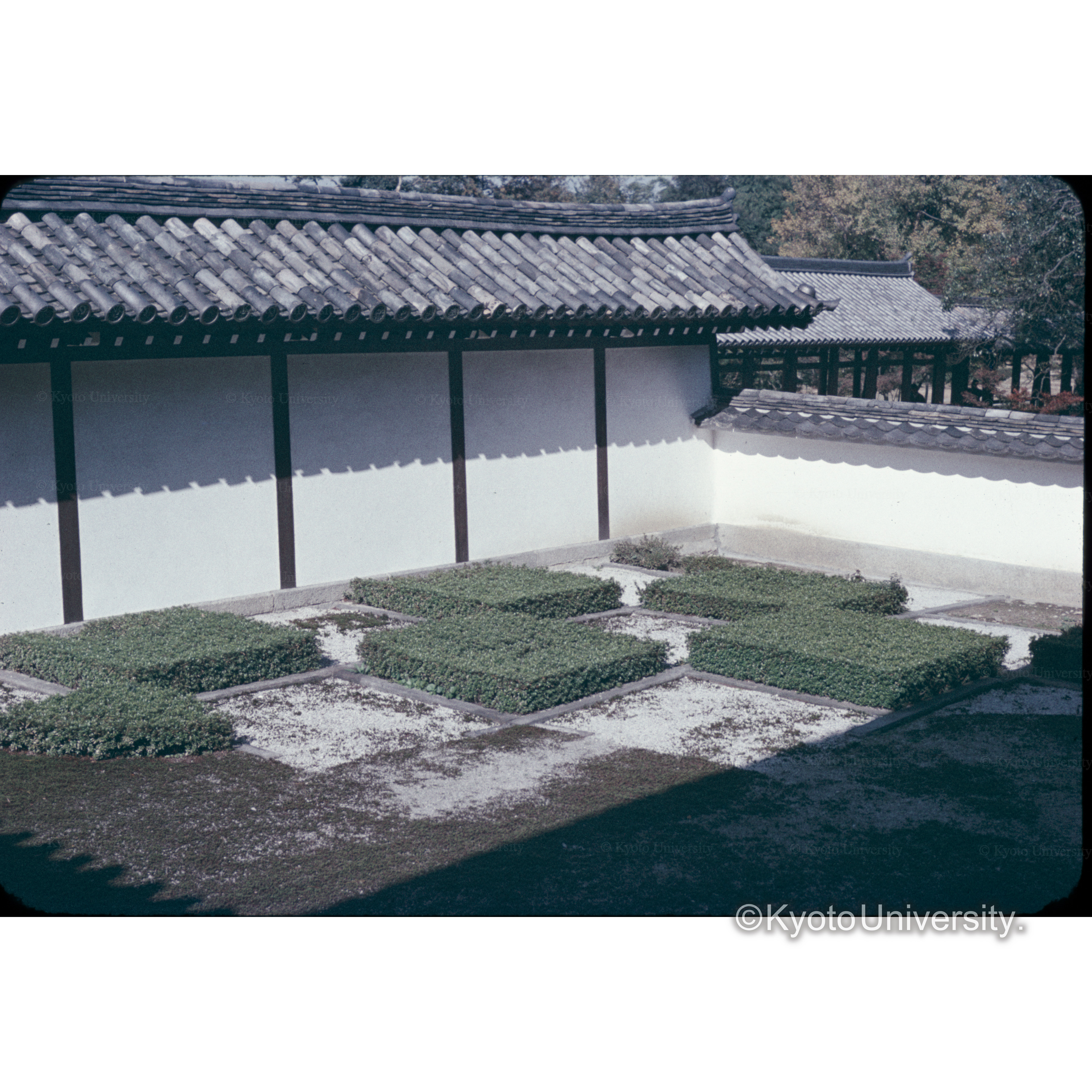 東福寺方丈西庭 (1)