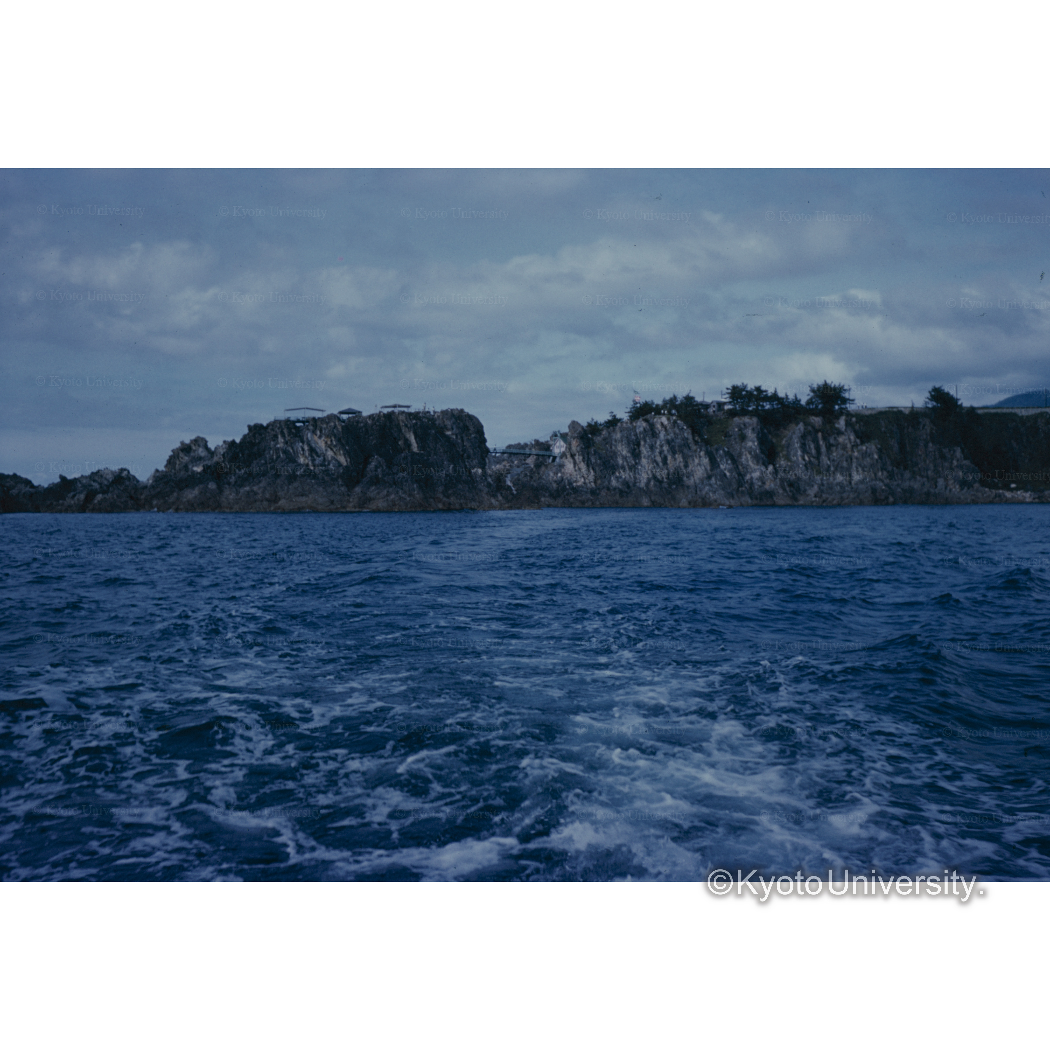 〔船上より海岸を見る〕 (1)