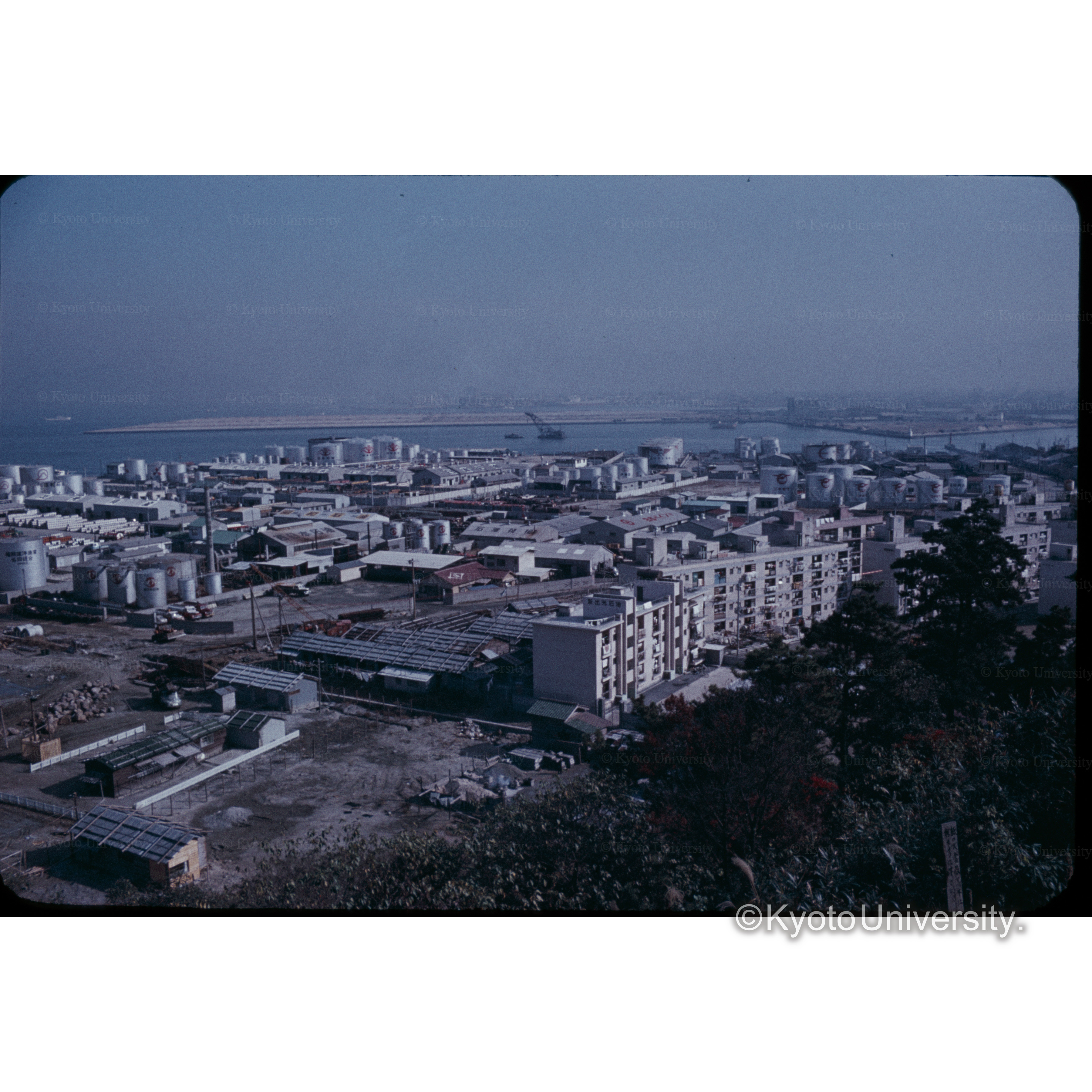 公園より市をみる、福岡 (1)