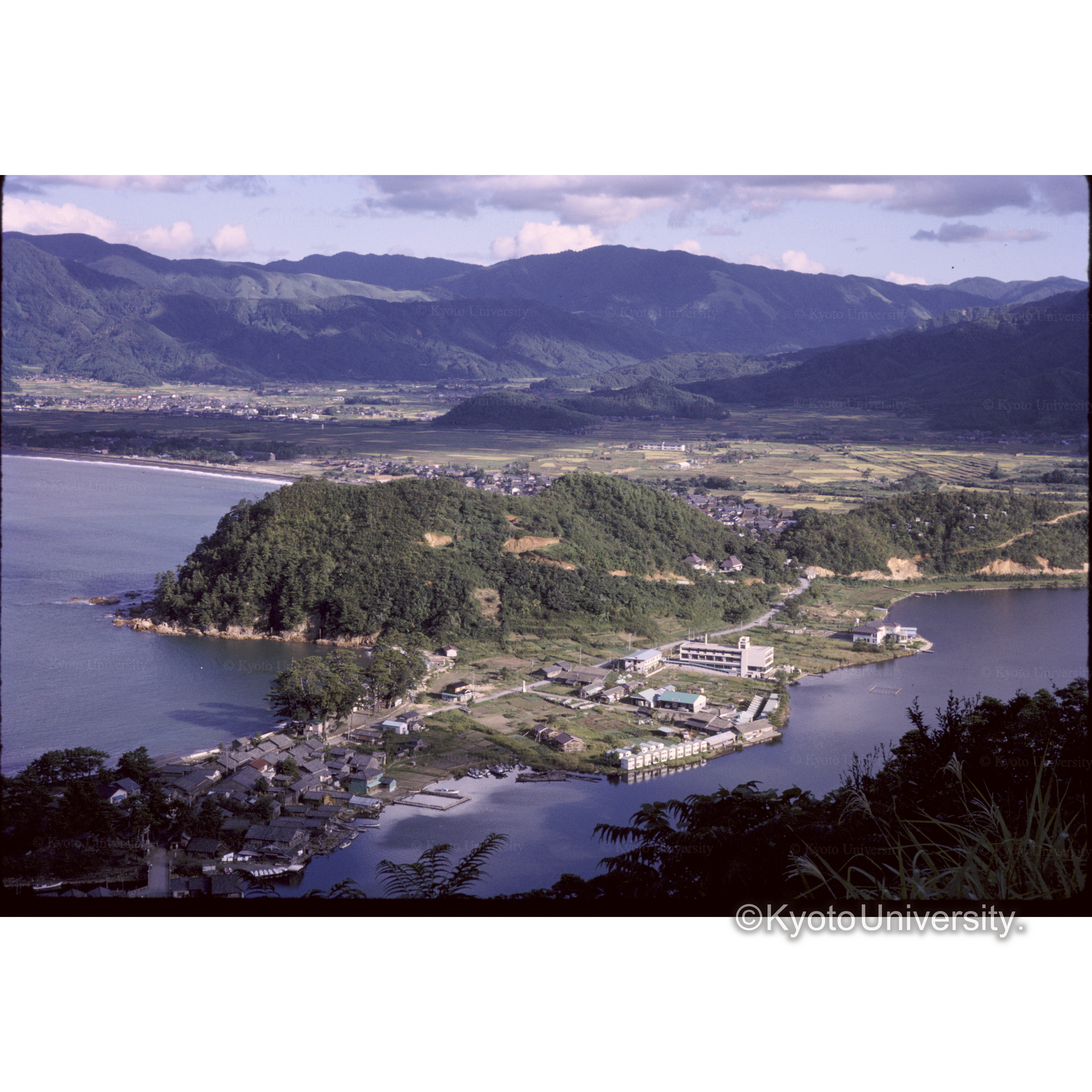 久々湖からみた三方湖 (1)